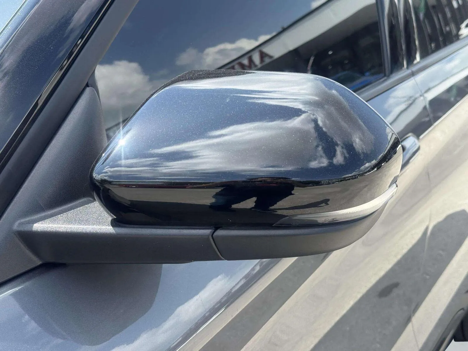 Ford Explorer photo 13