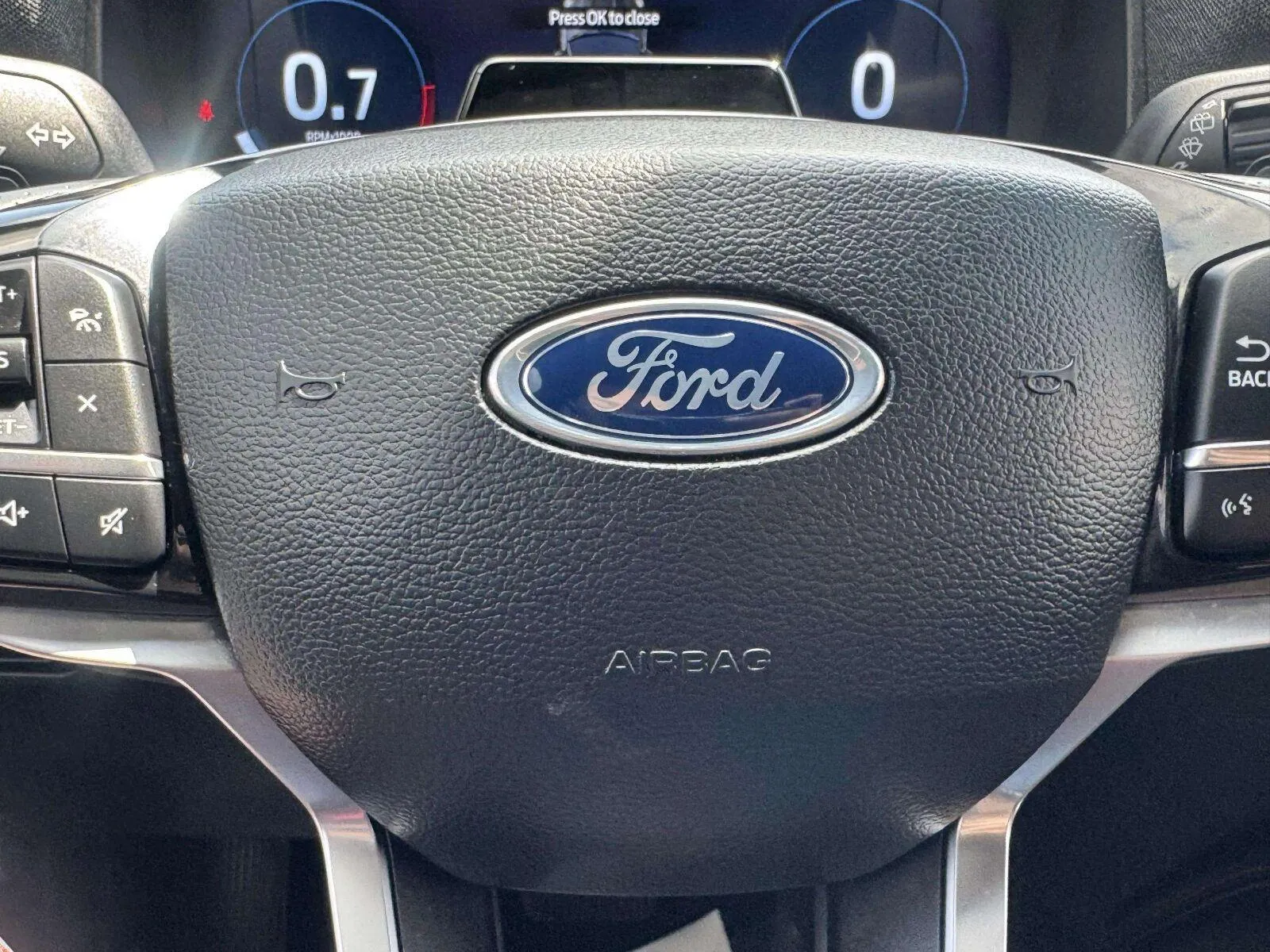 Ford Explorer photo 27