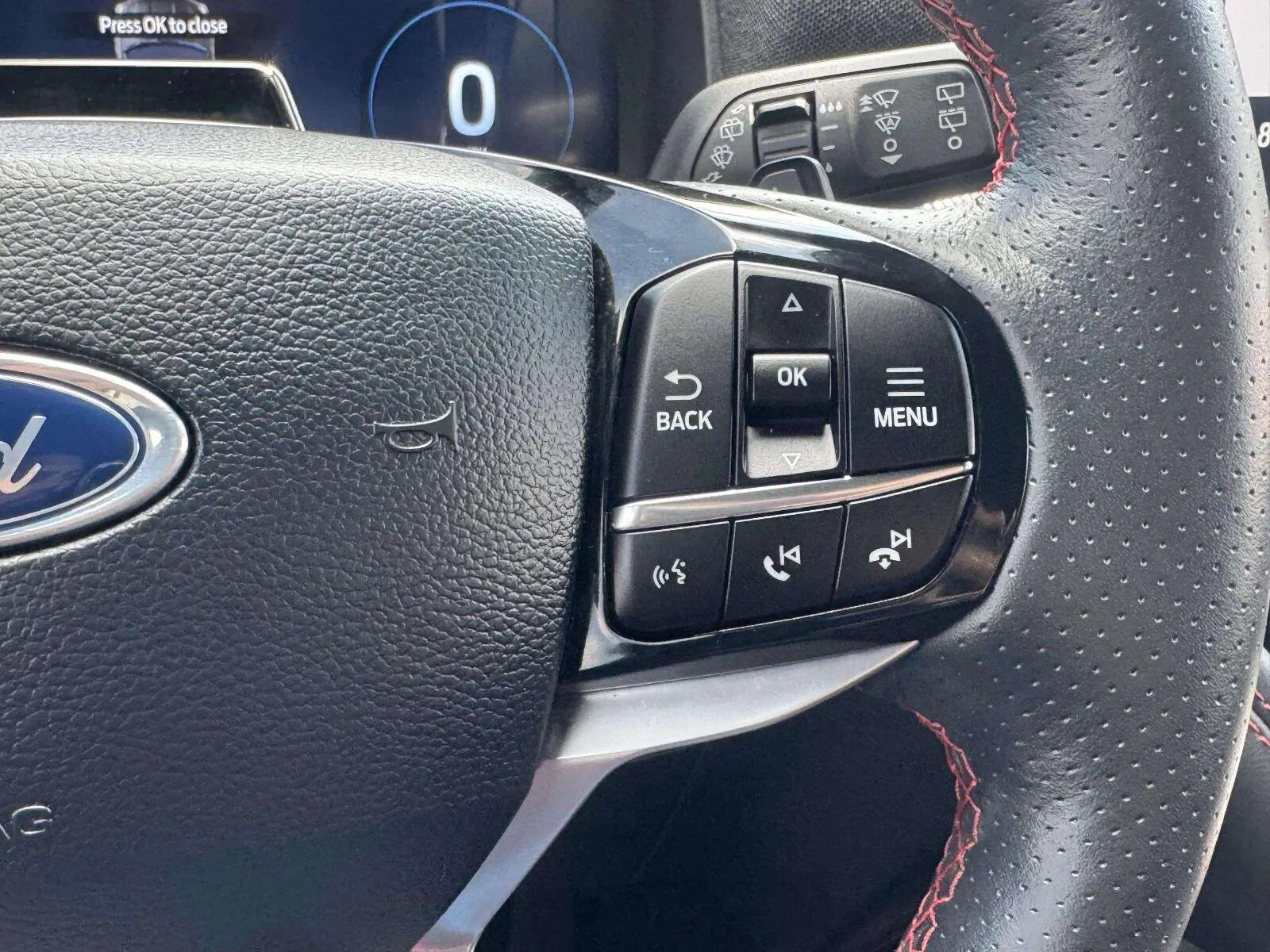 Ford Explorer photo 28