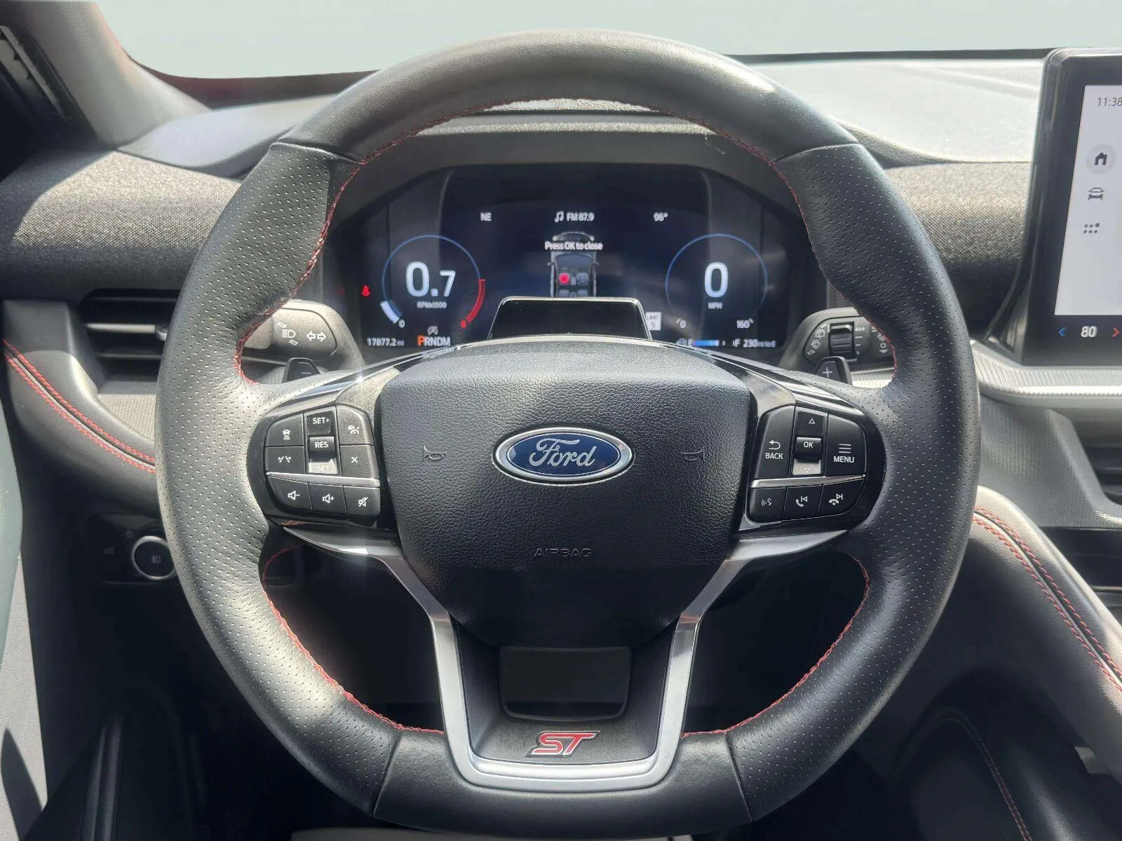 Ford Explorer photo 29