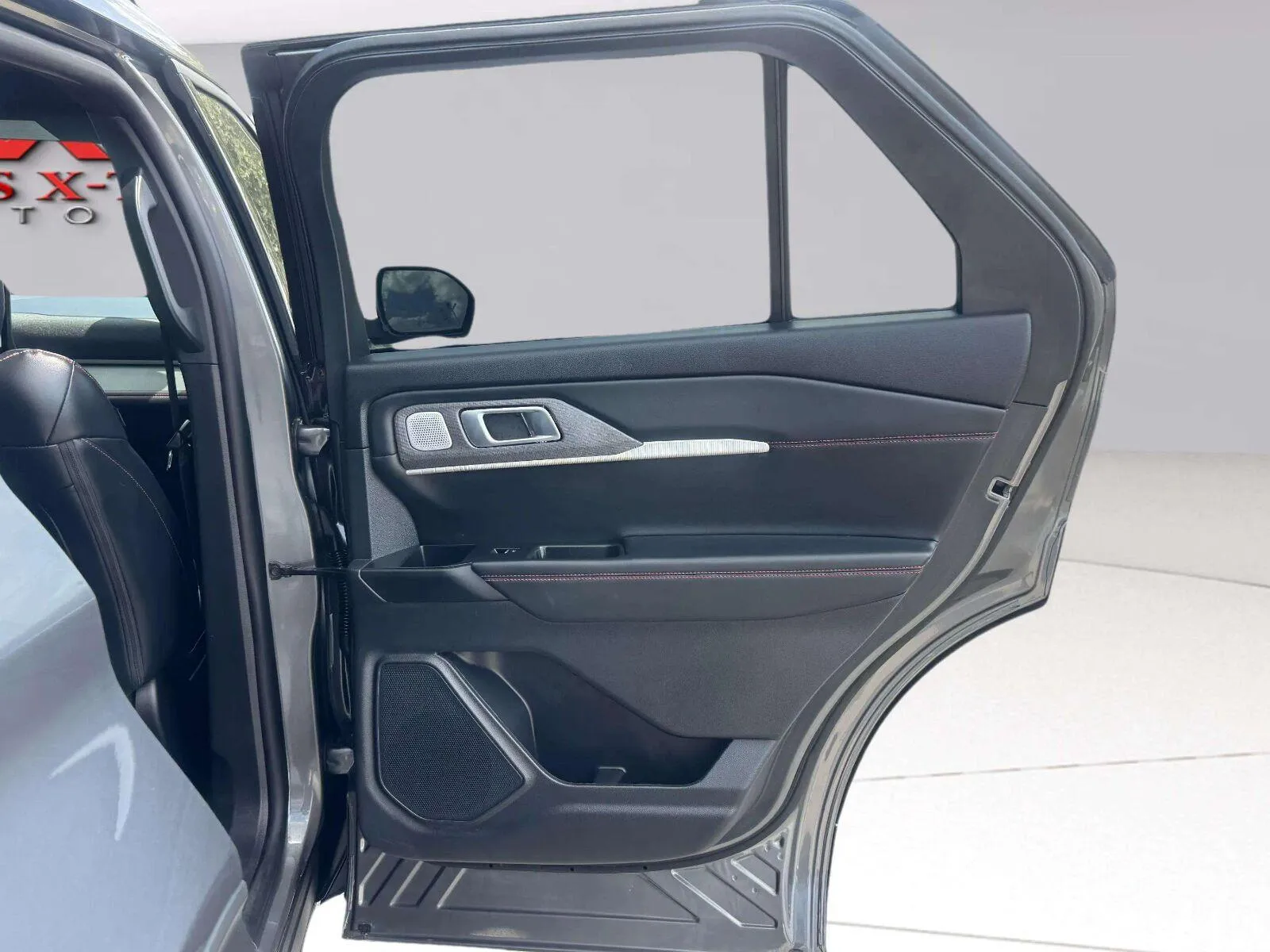 Ford Explorer photo 42