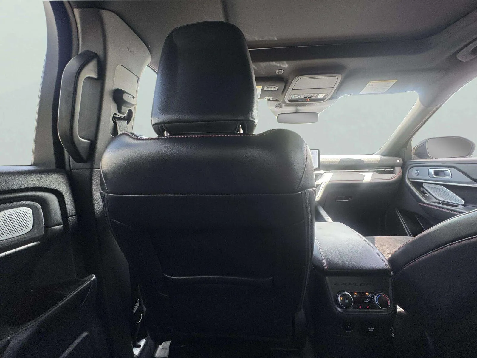 Ford Explorer photo 47