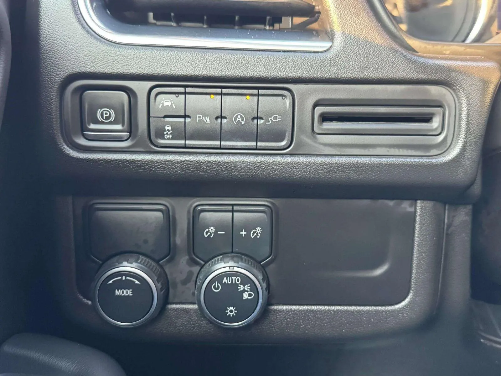 Chevrolet Tahoe photo 23
