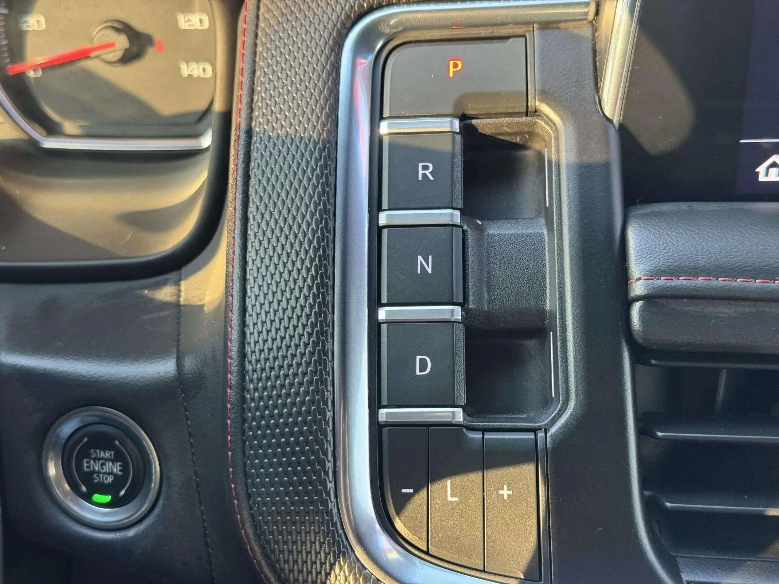 Chevrolet Tahoe photo 32