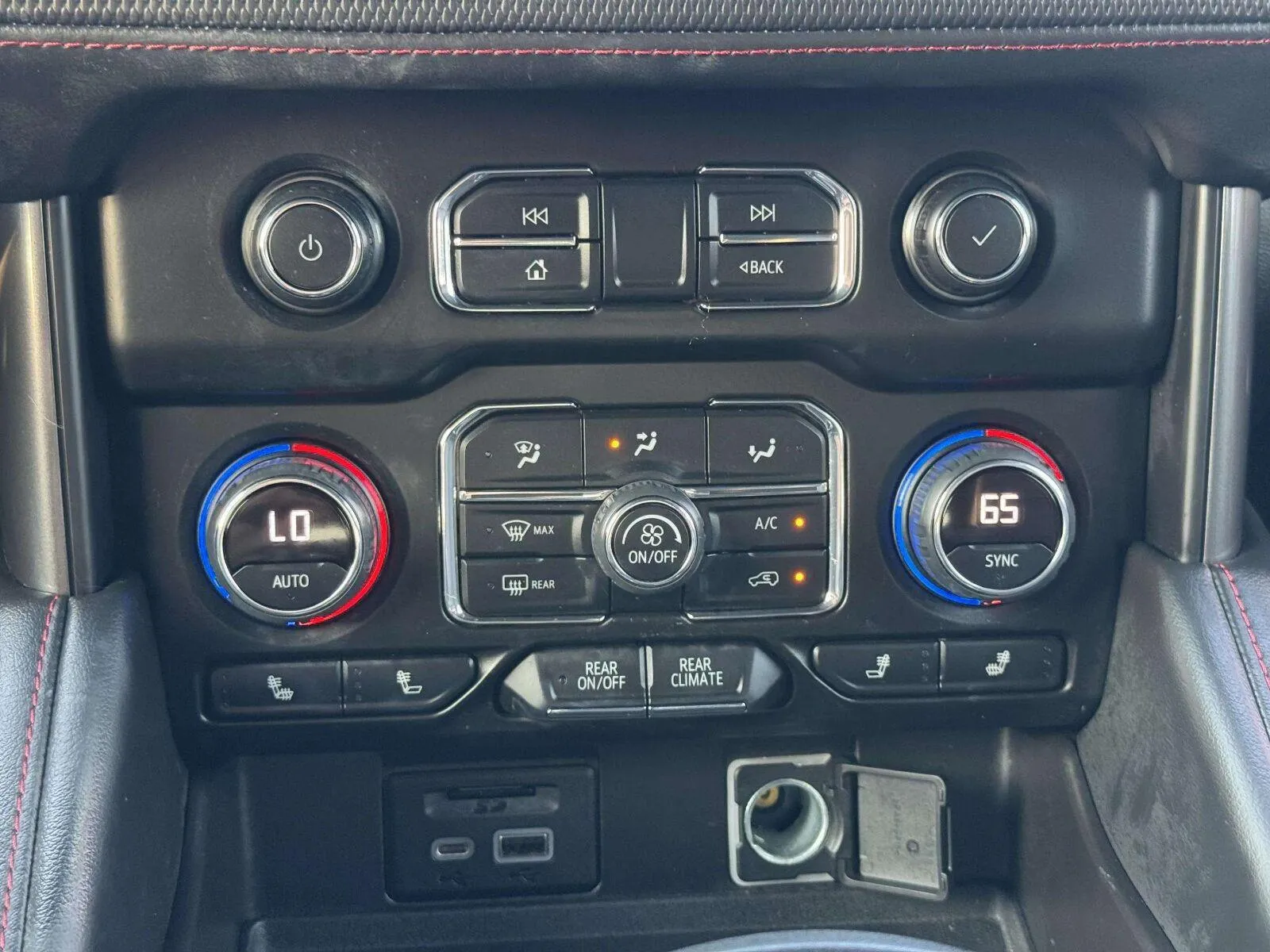 Chevrolet Tahoe photo 35