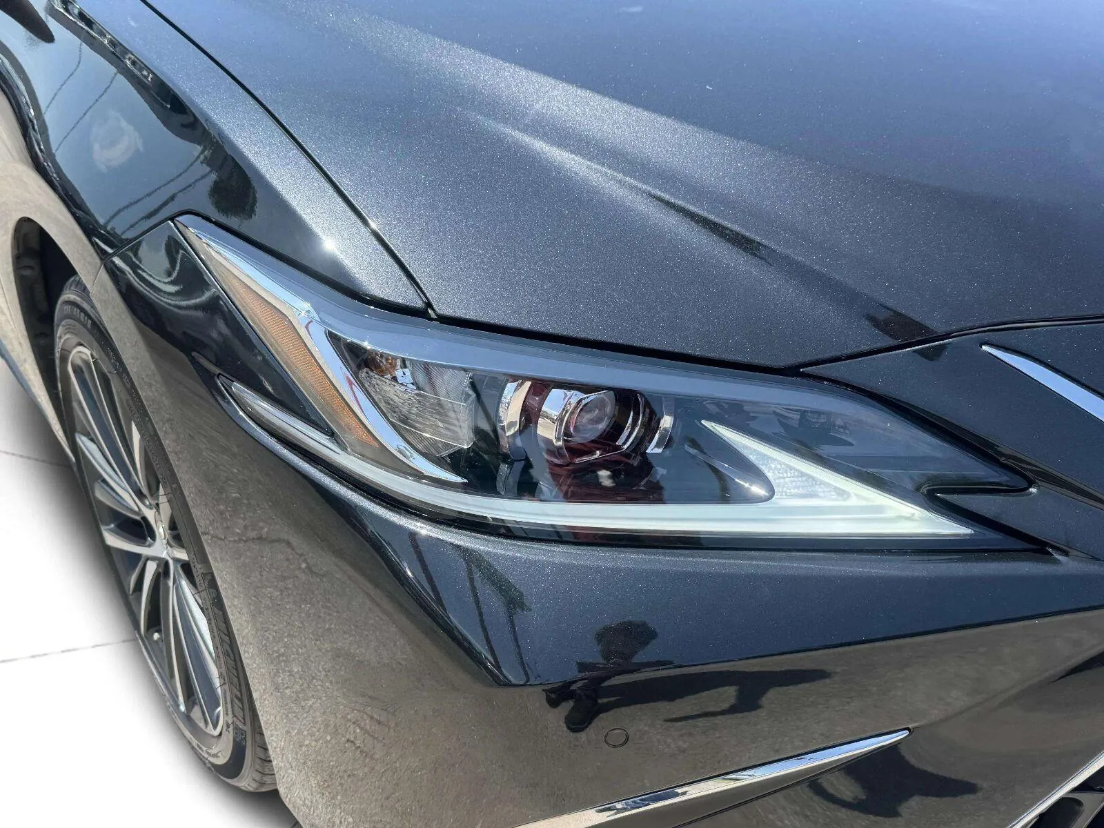 Lexus ES photo 11