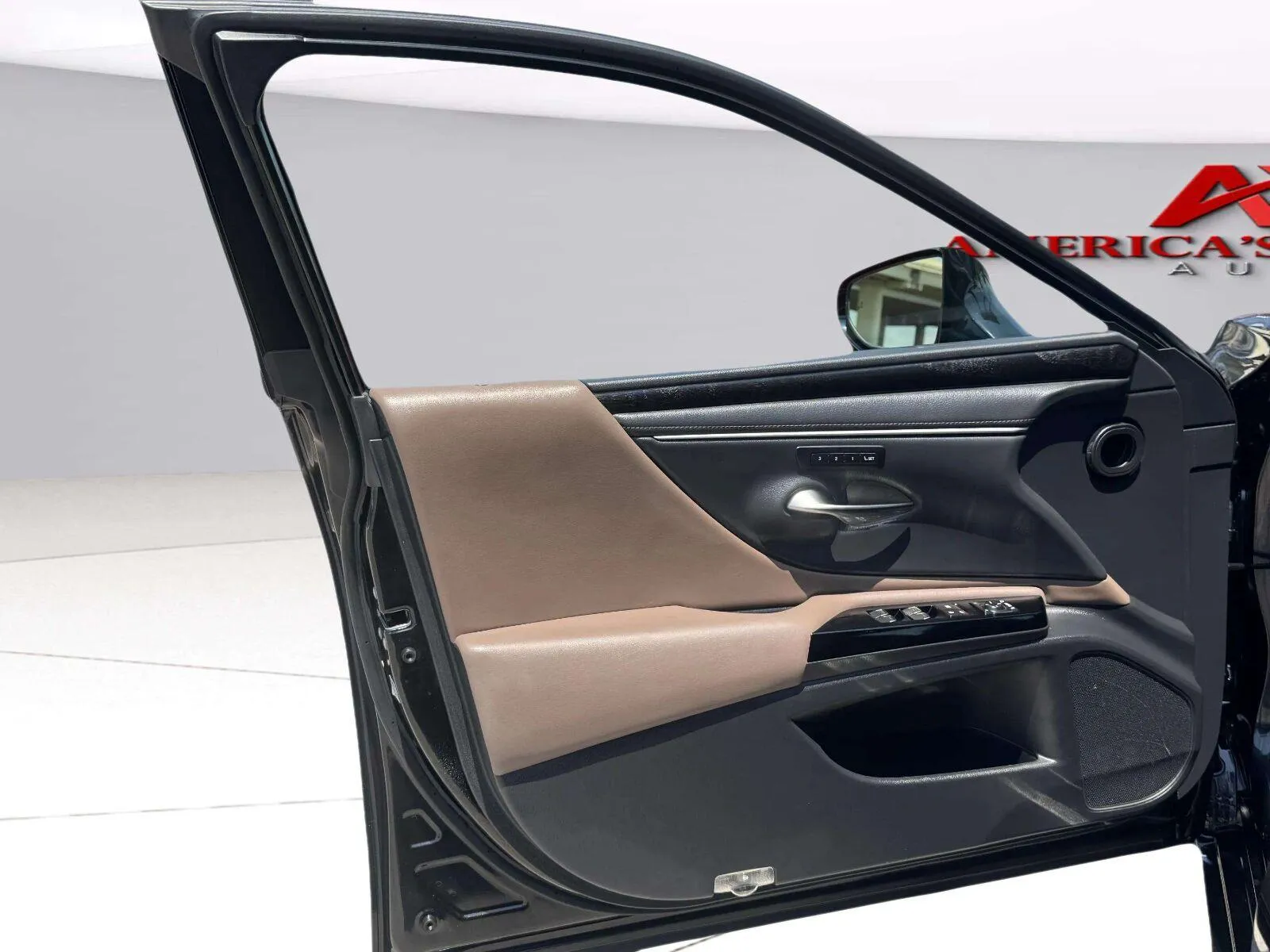 Lexus ES photo 17