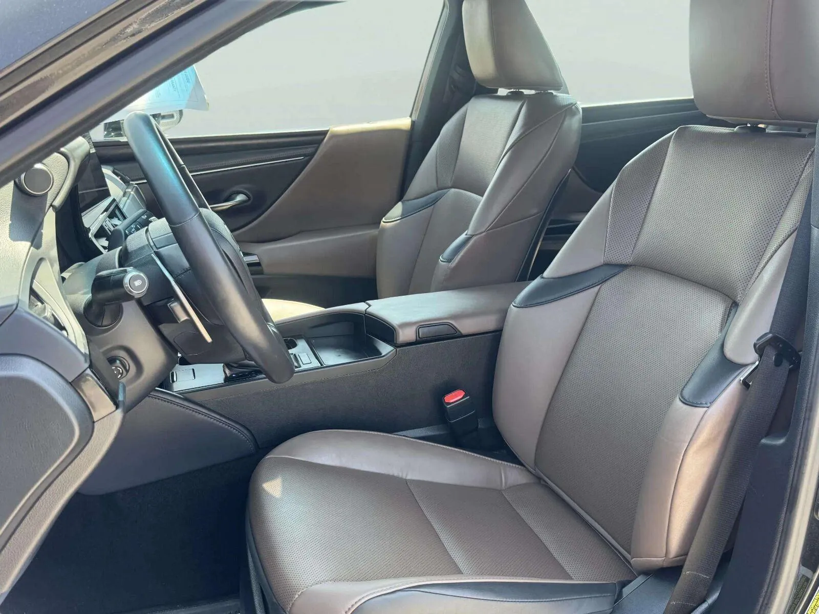 Lexus ES photo 19