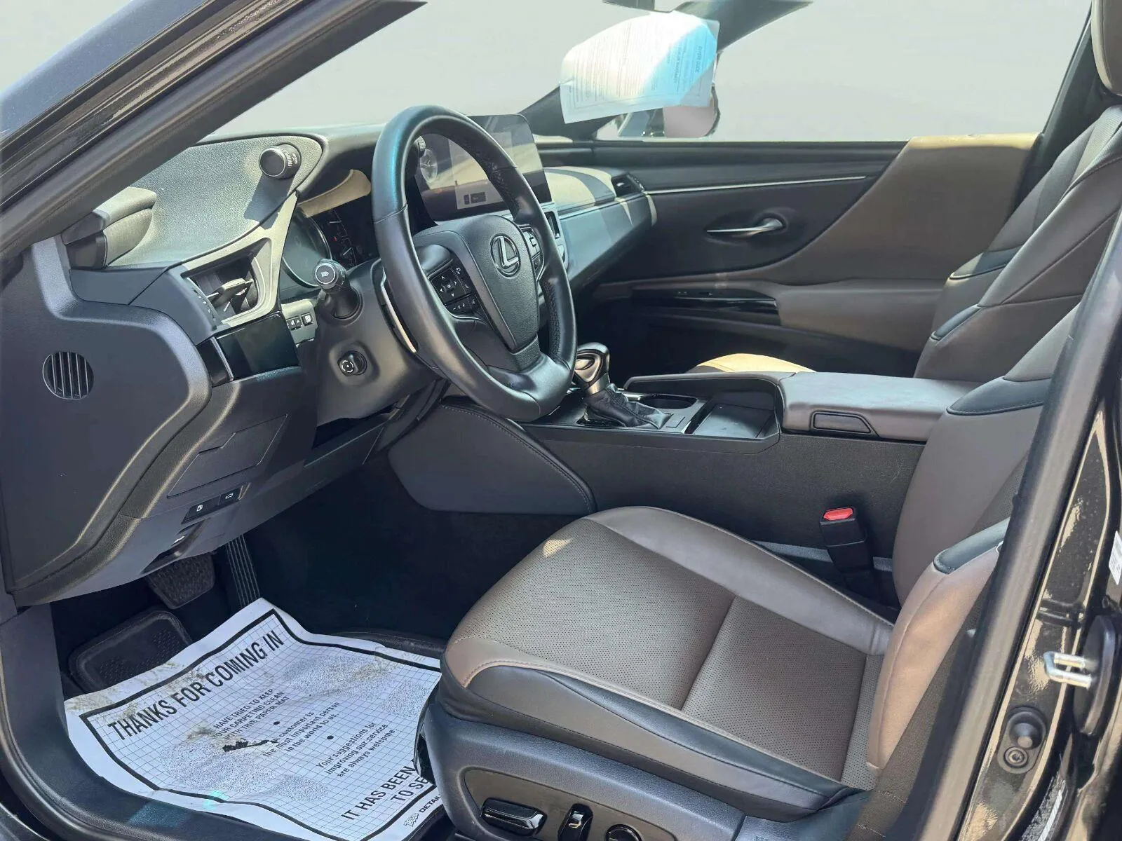 Lexus ES photo 20