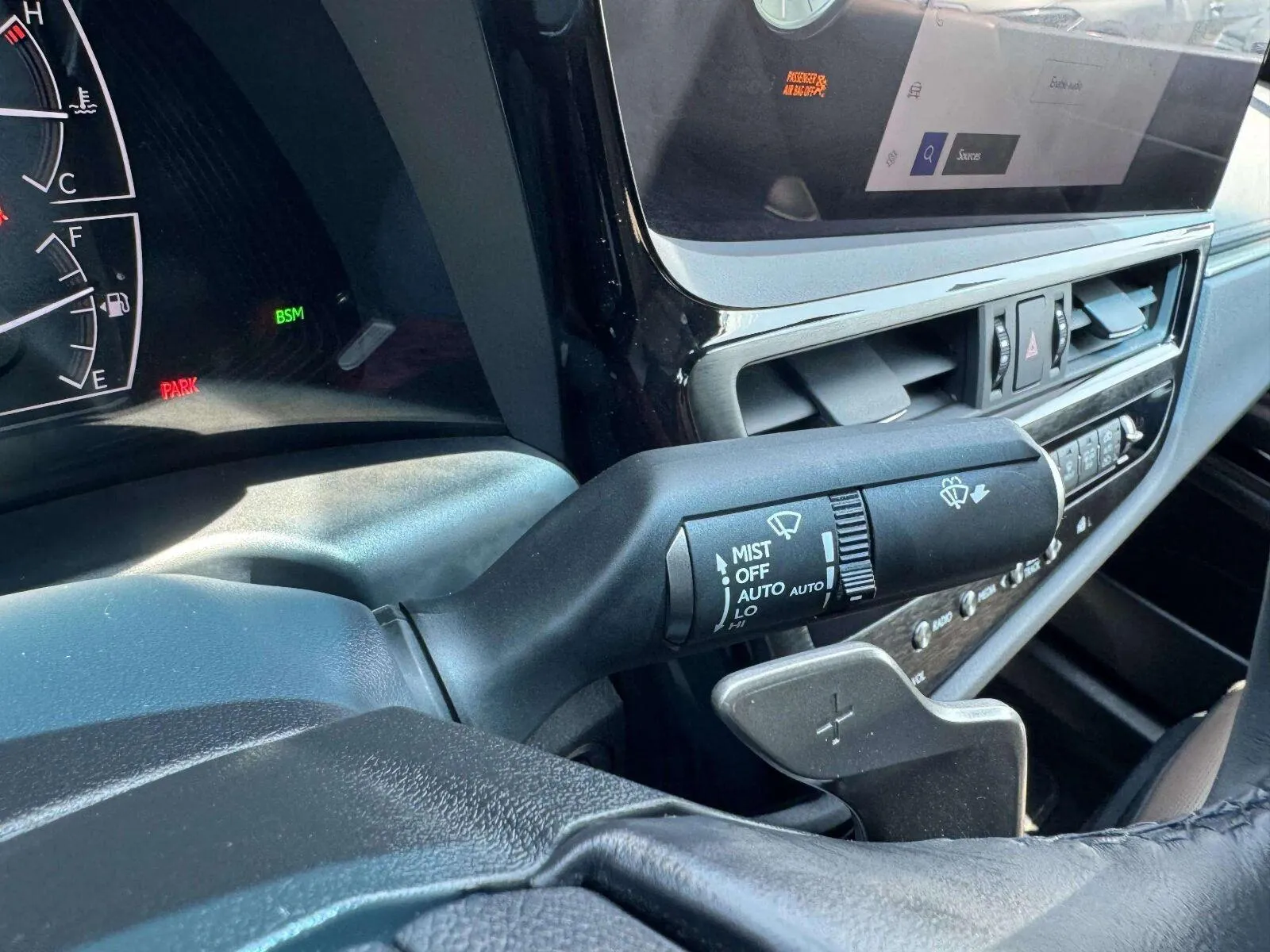 Lexus ES photo 26