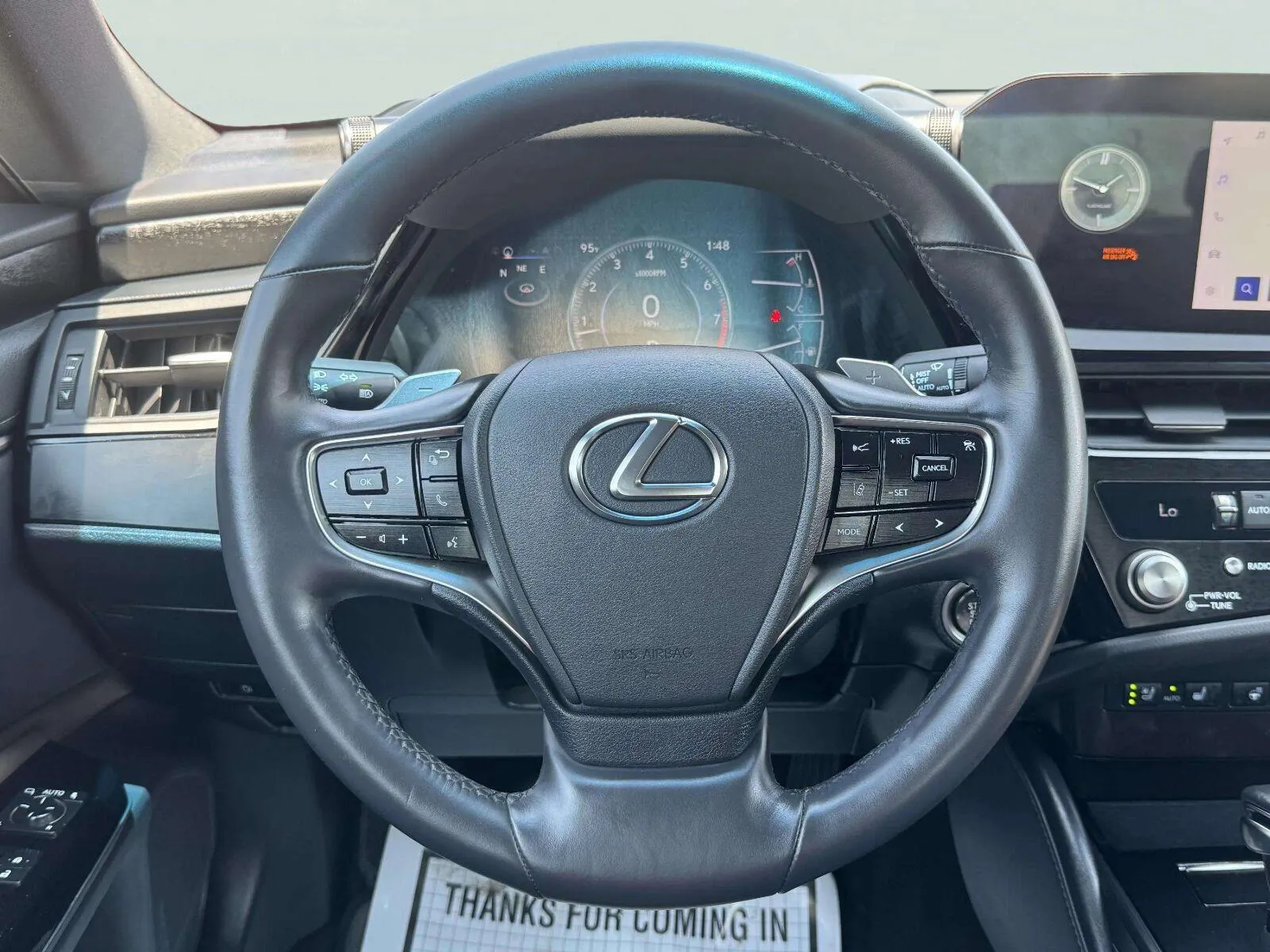 Lexus ES photo 30