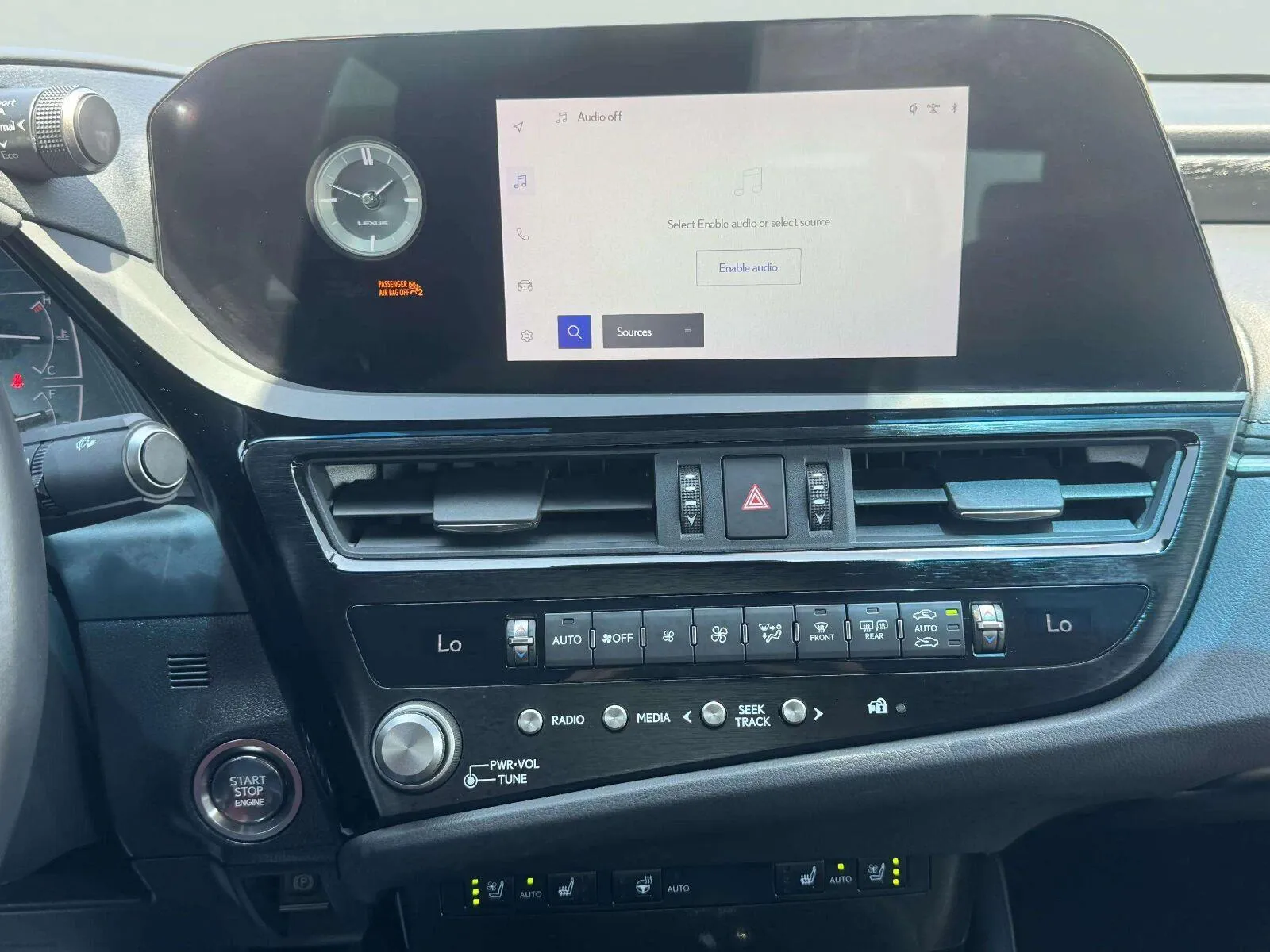 Lexus ES photo 32