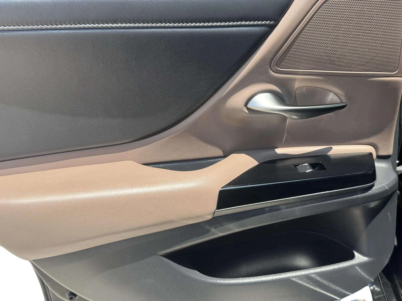 Lexus ES photo 38
