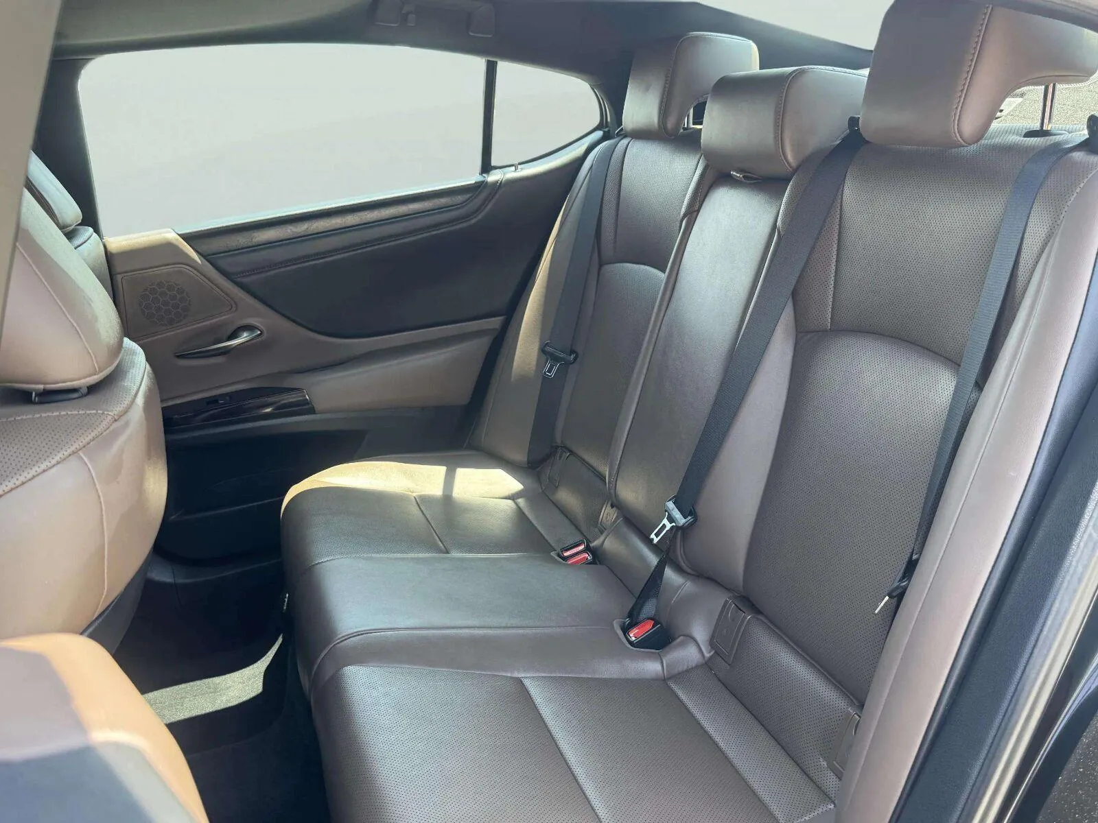Lexus ES photo 39