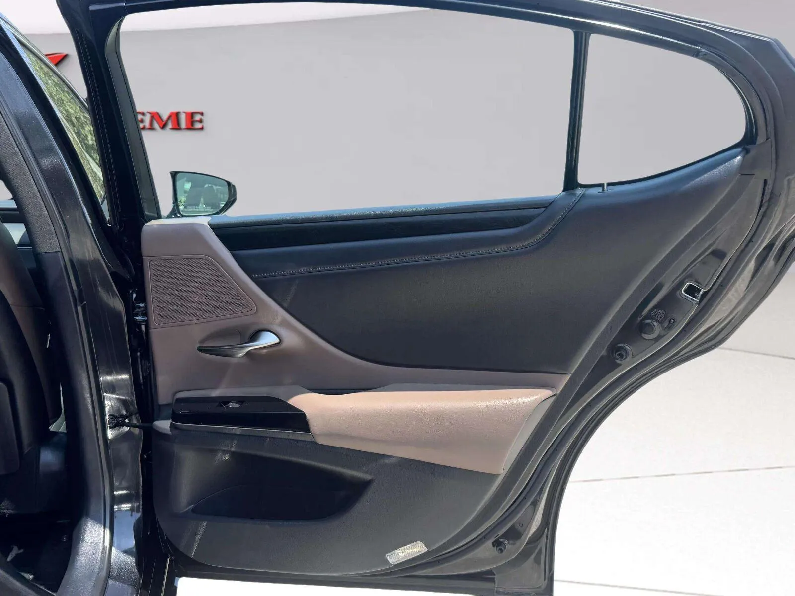Lexus ES photo 42