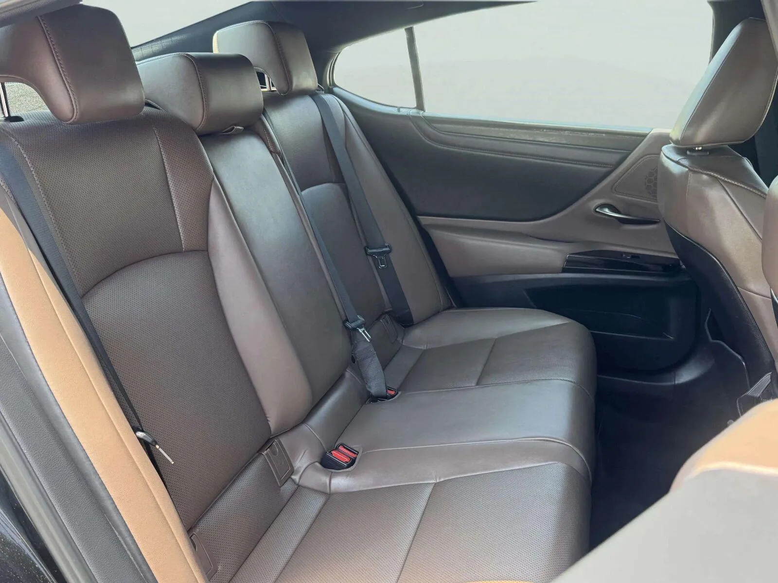 Lexus ES photo 44