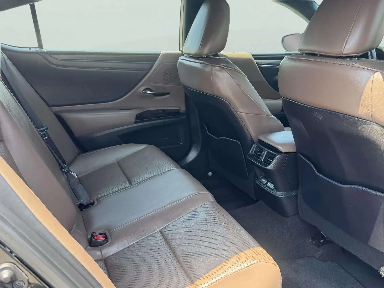 Lexus ES photo 45