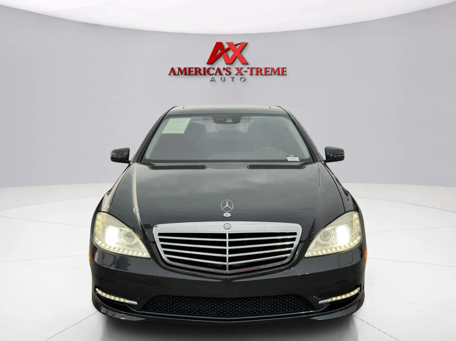 Mercedes-Benz S-Class photo 9