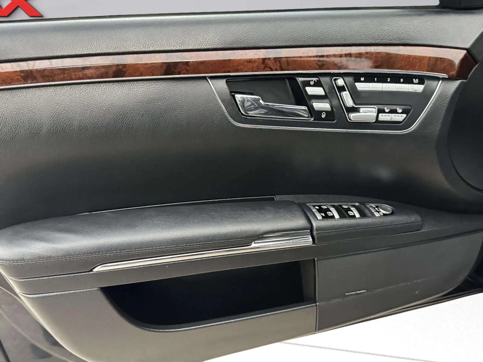 Mercedes-Benz S-Class photo 18