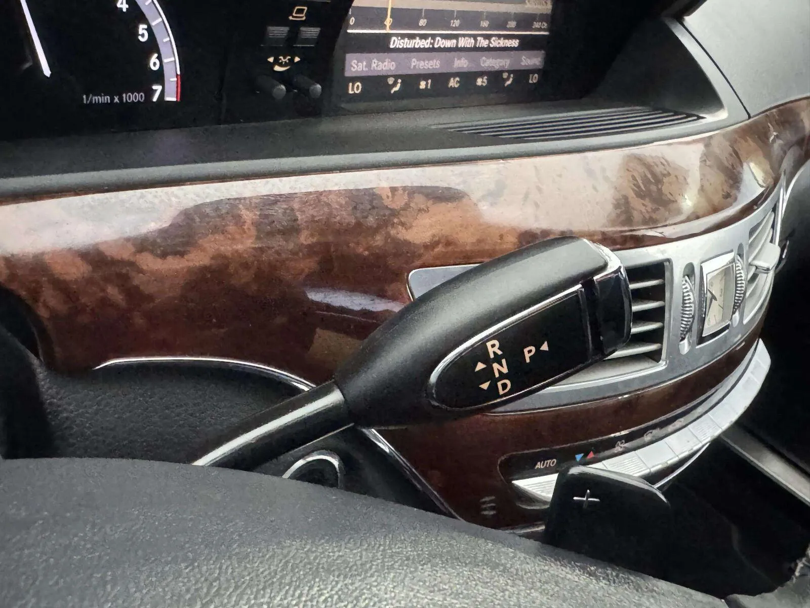 Mercedes-Benz S-Class photo 24