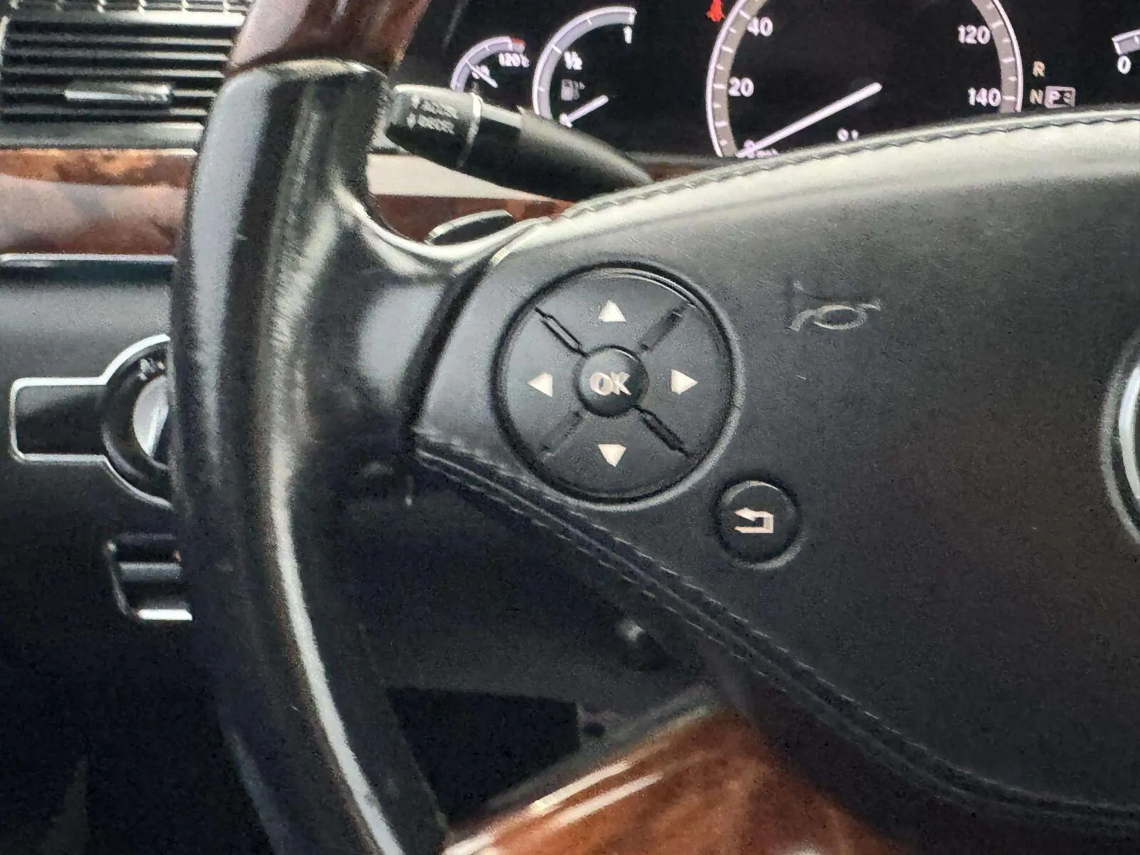 Mercedes-Benz S-Class photo 25