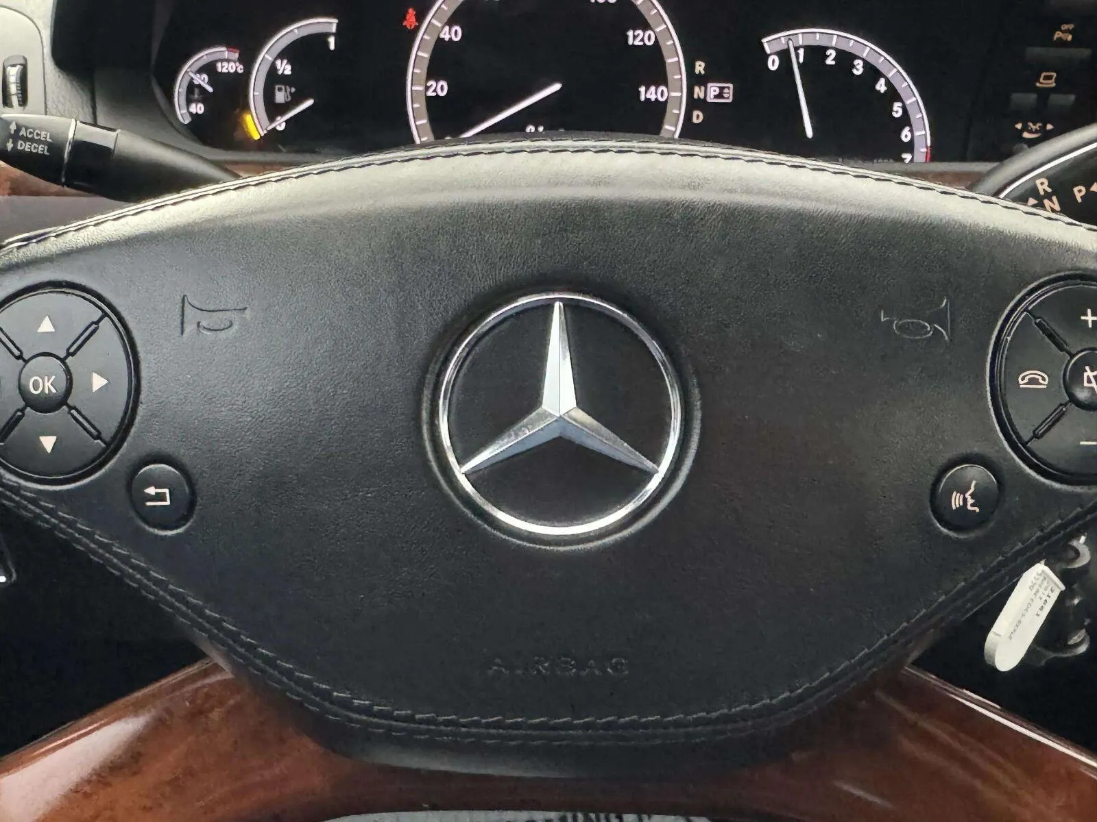 Mercedes-Benz S-Class photo 26