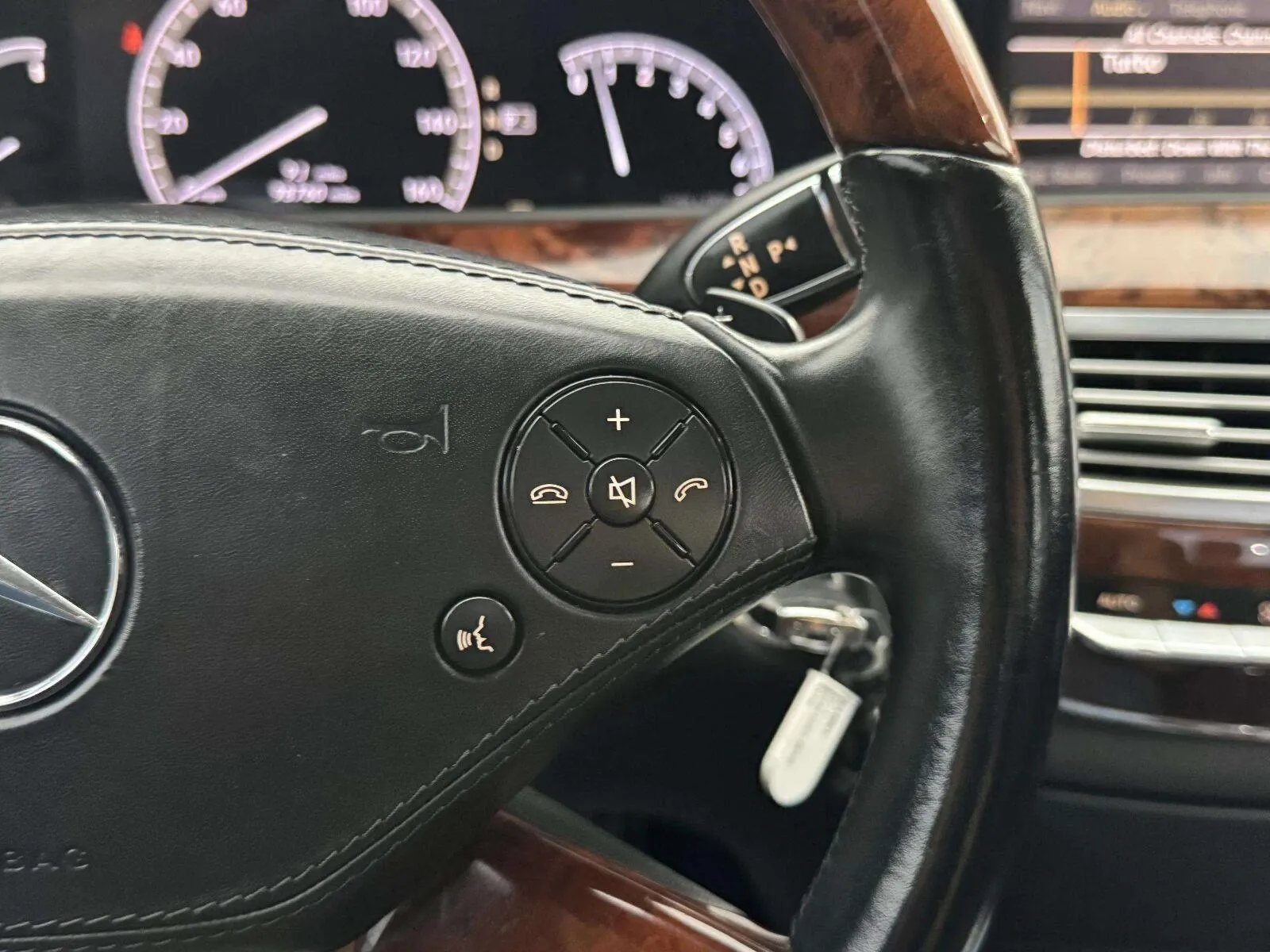 Mercedes-Benz S-Class photo 27