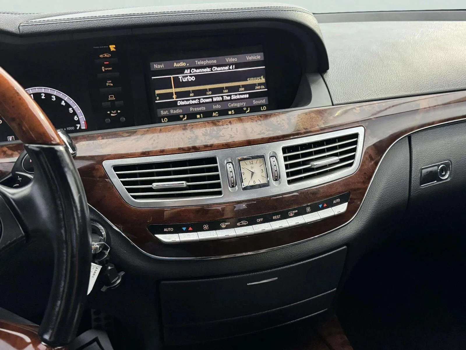 Mercedes-Benz S-Class photo 29