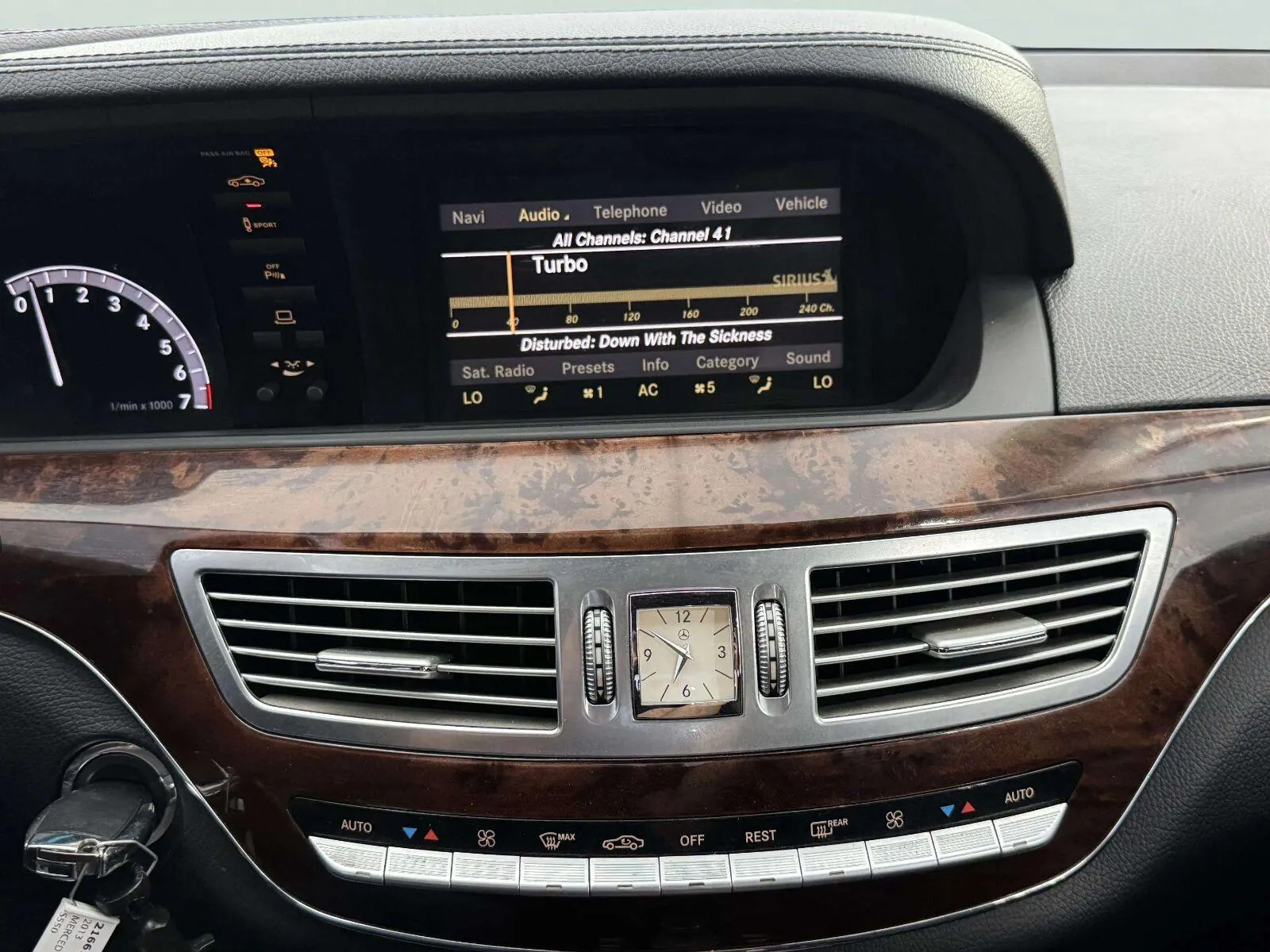 Mercedes-Benz S-Class photo 30