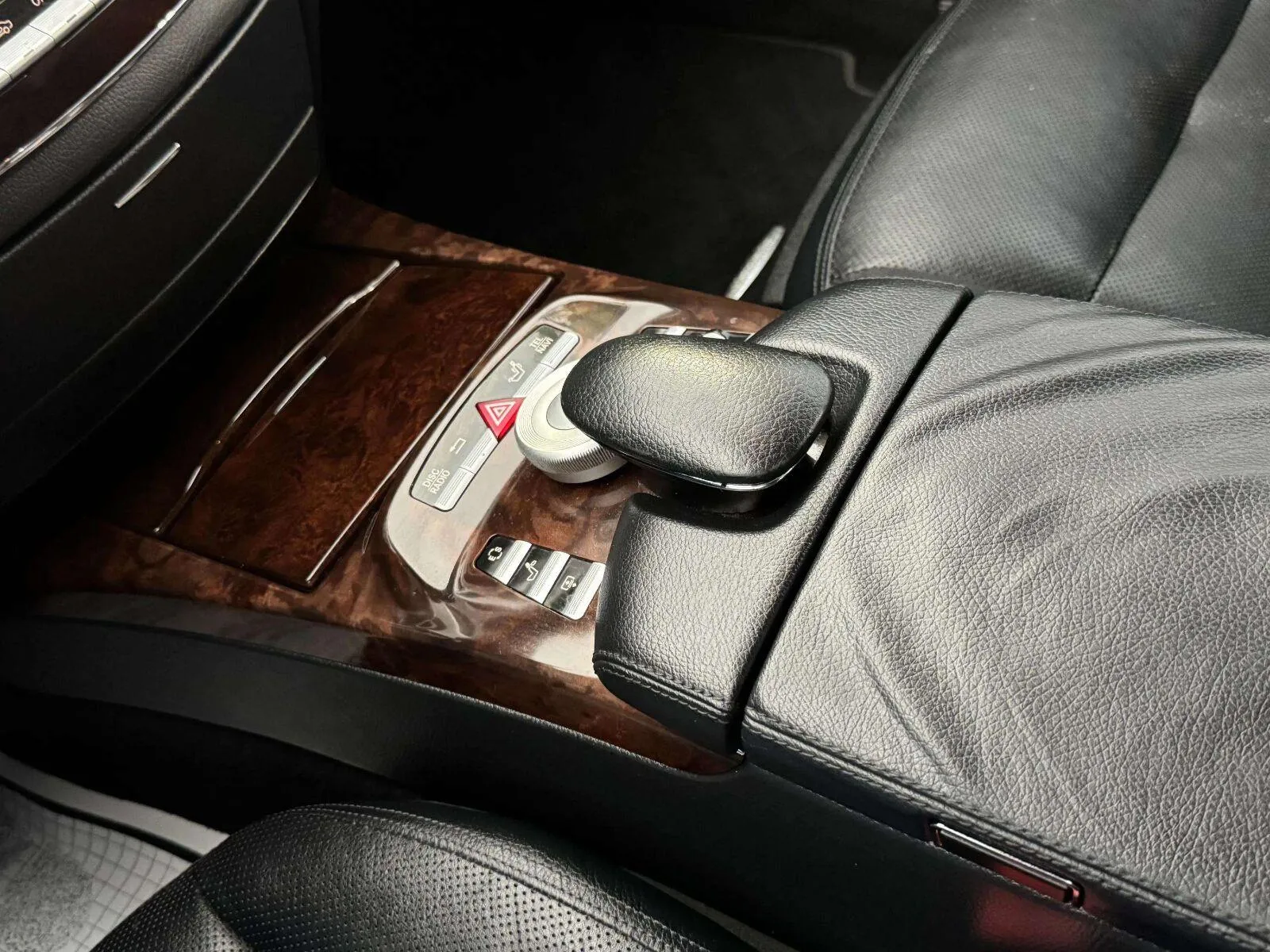 Mercedes-Benz S-Class photo 33