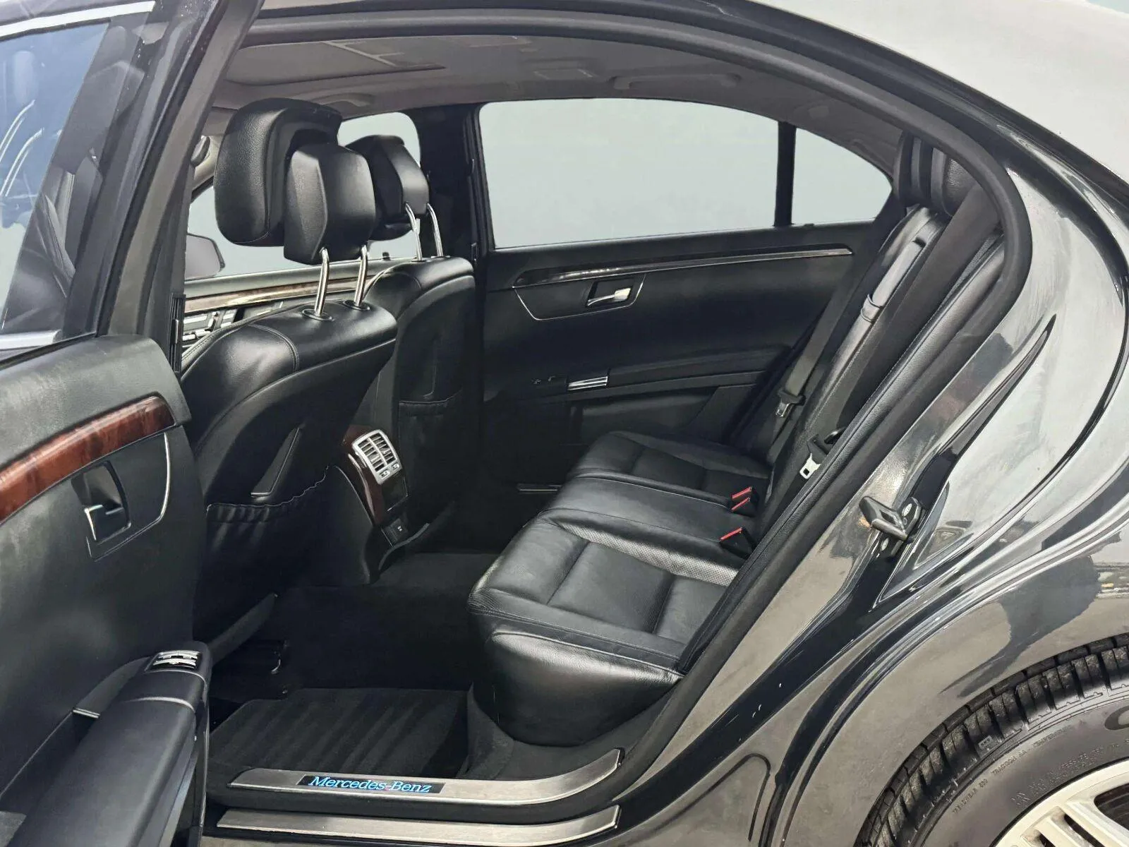 Mercedes-Benz S-Class photo 34