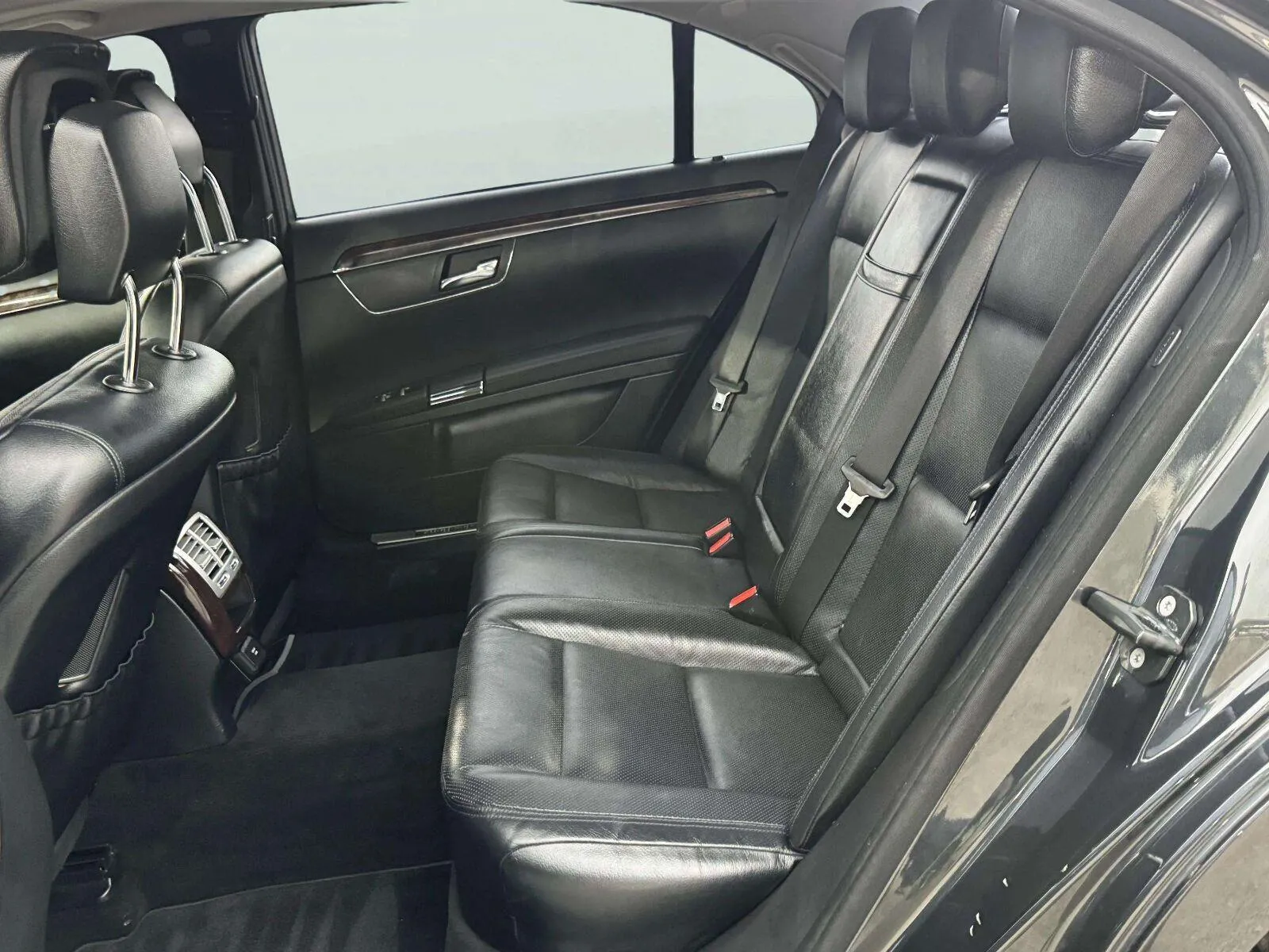Mercedes-Benz S-Class photo 37