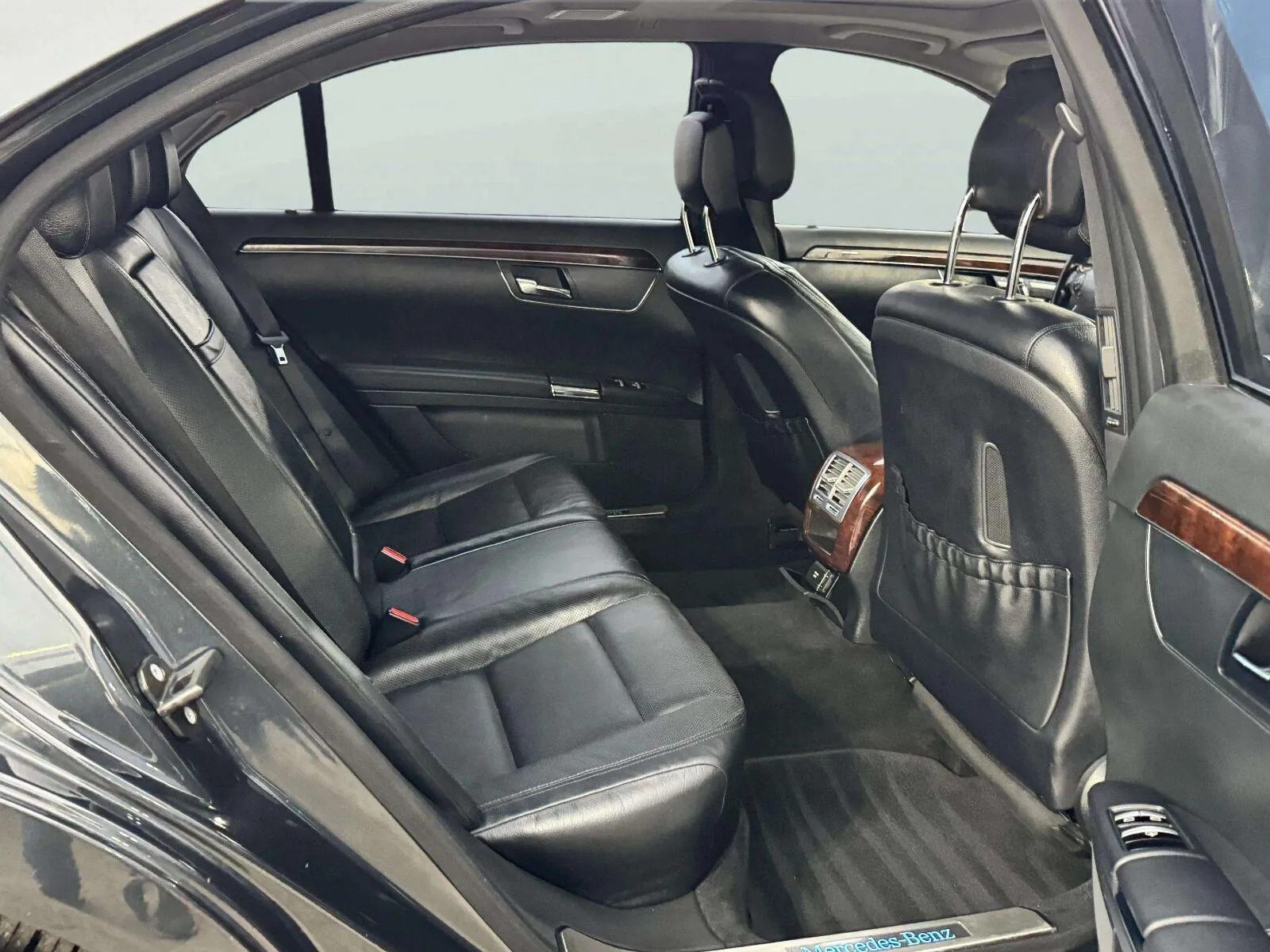 Mercedes-Benz S-Class photo 39