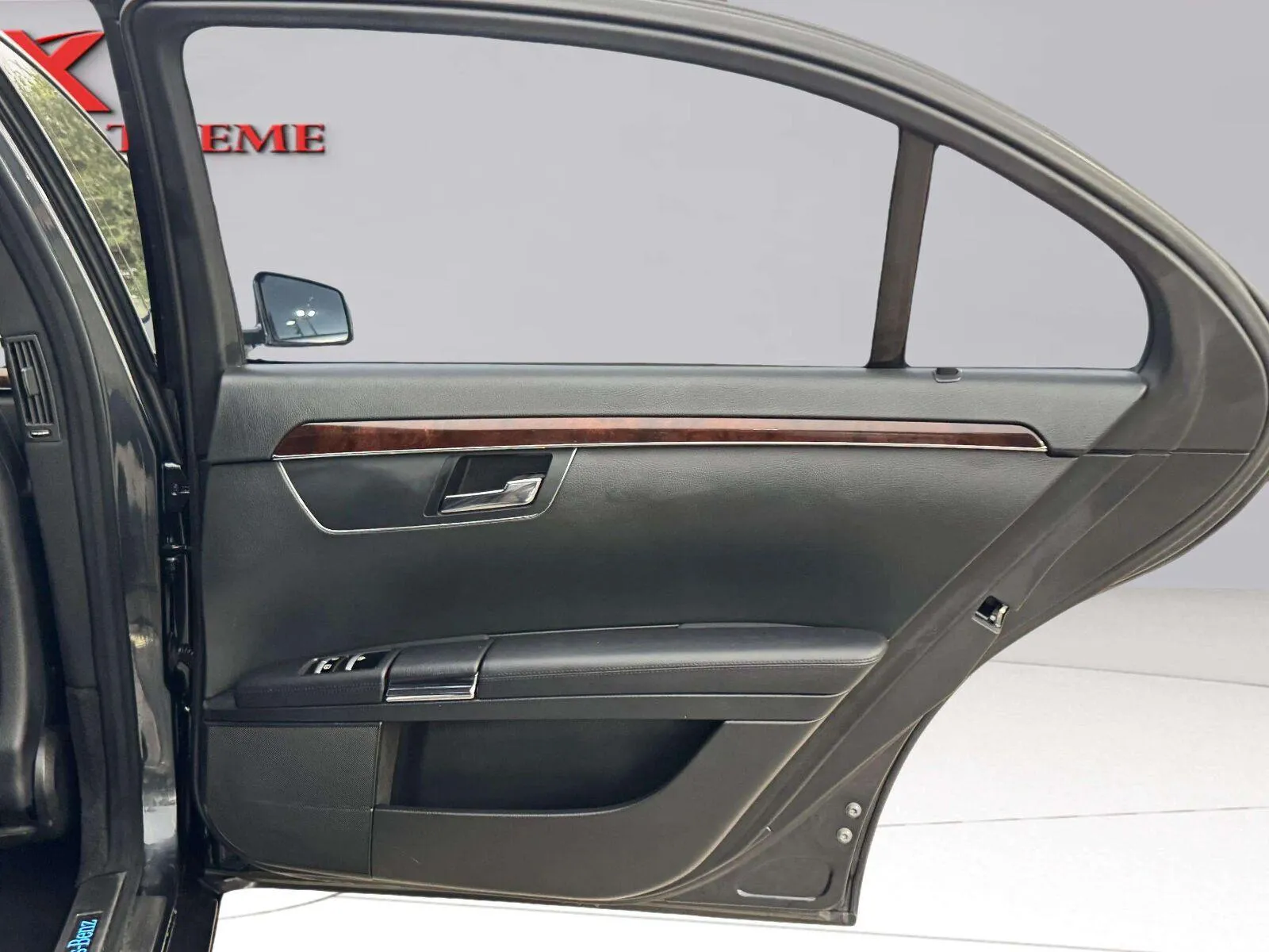 Mercedes-Benz S-Class photo 40