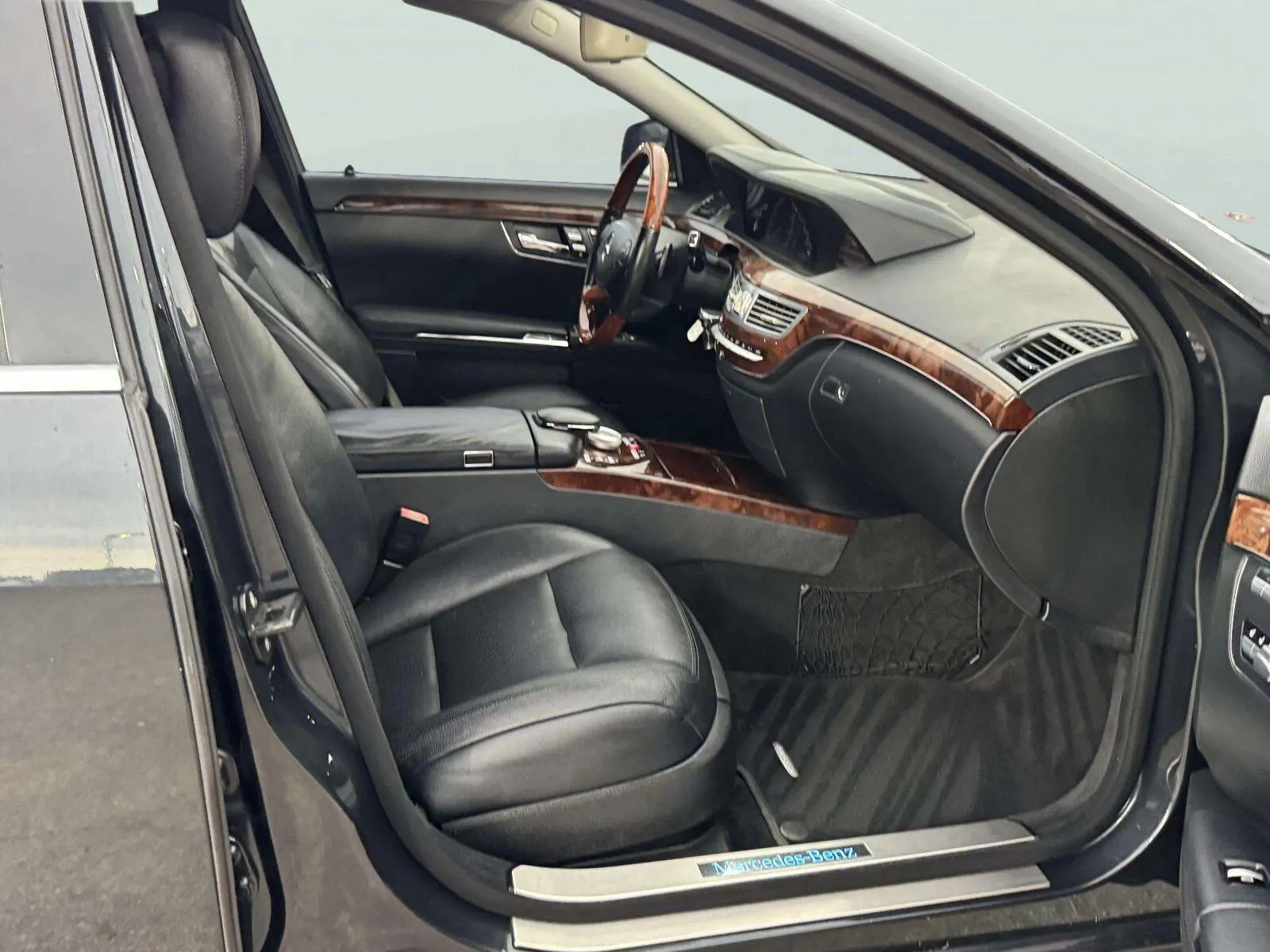 Mercedes-Benz S-Class photo 49