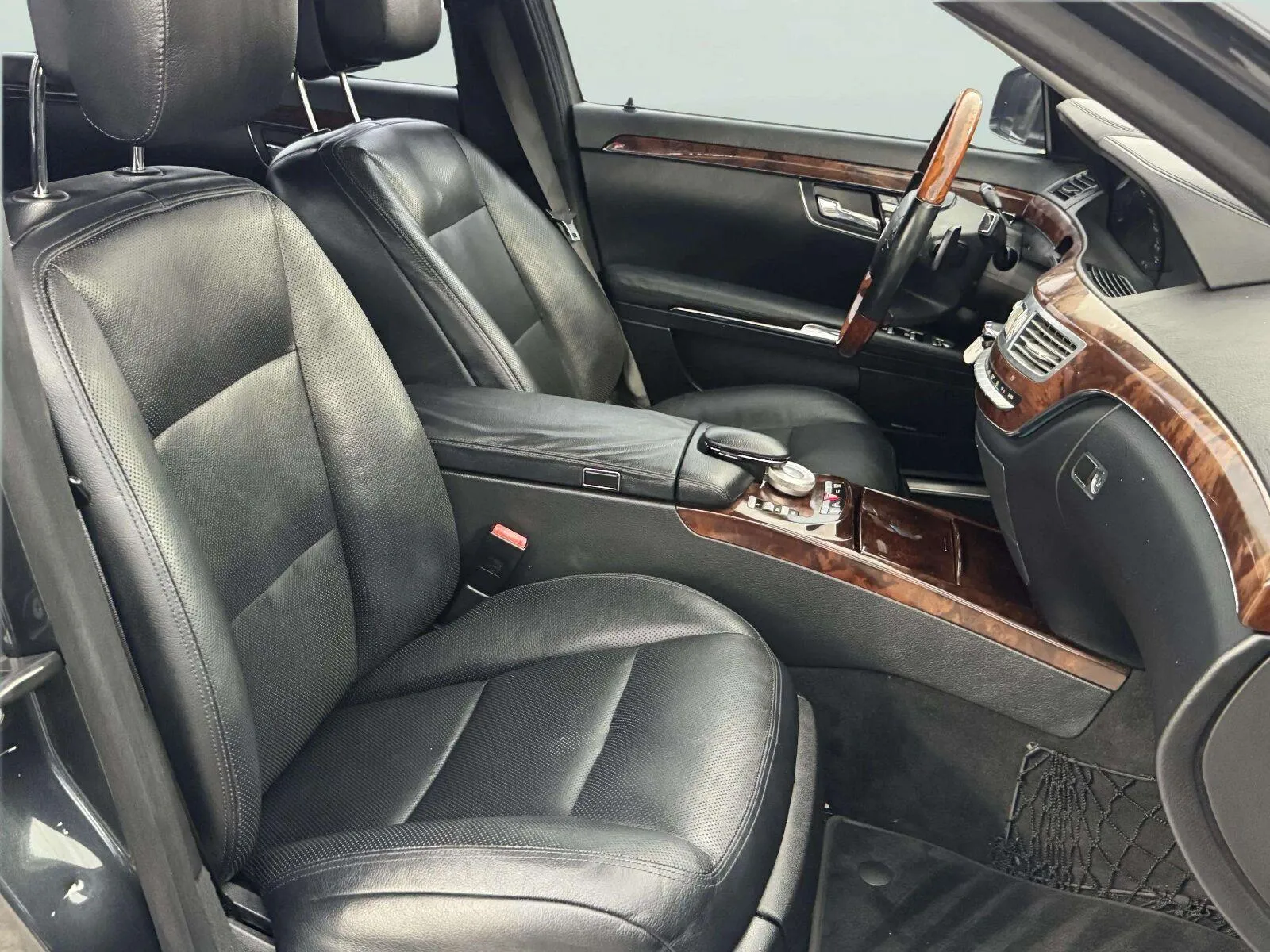 Mercedes-Benz S-Class photo 52
