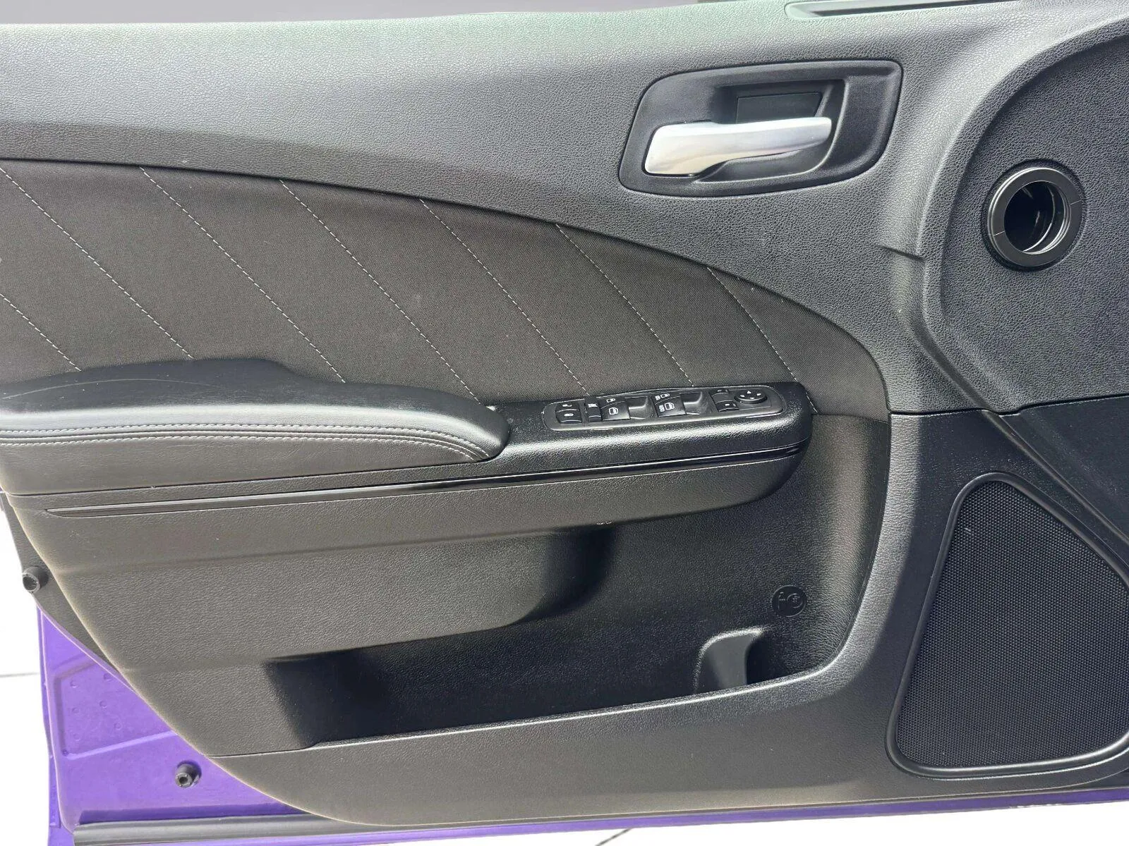 Dodge Charger photo 18