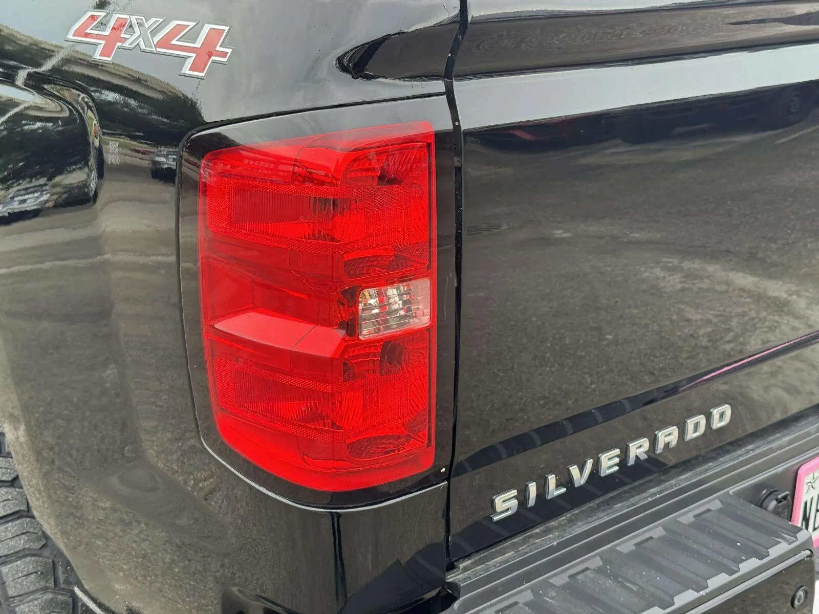Chevrolet Silverado photo 14