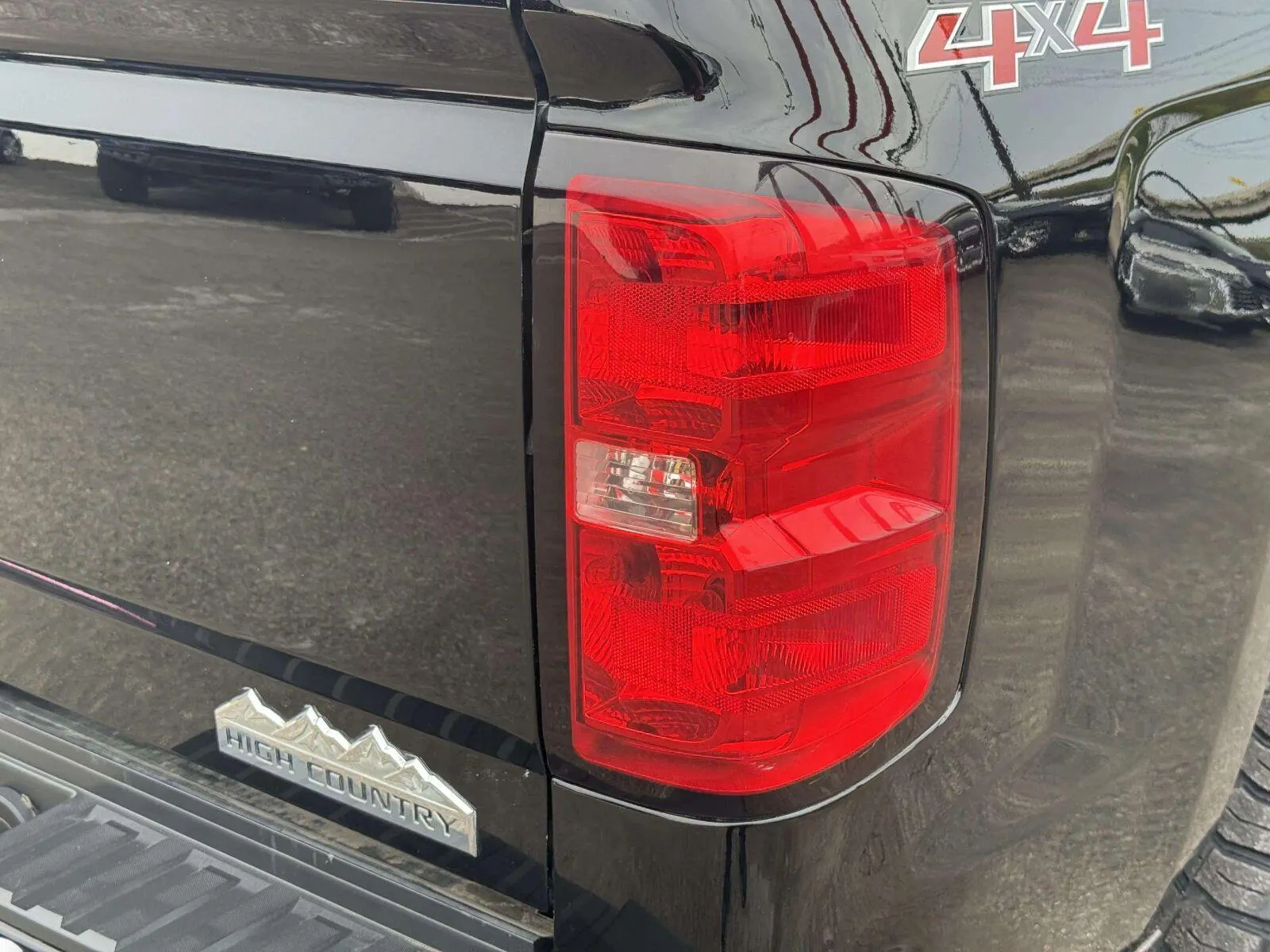 Chevrolet Silverado photo 15