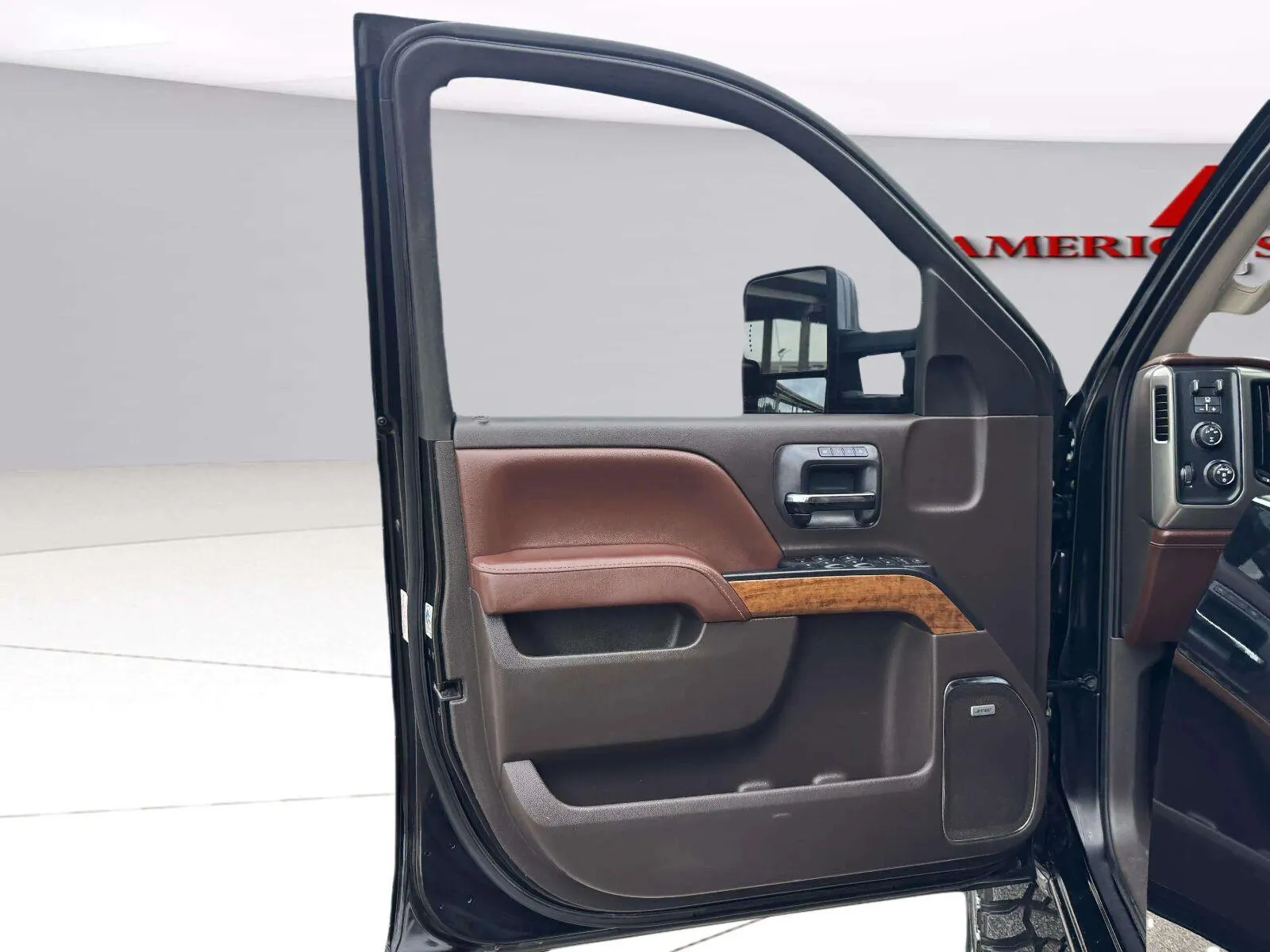 Chevrolet Silverado photo 17