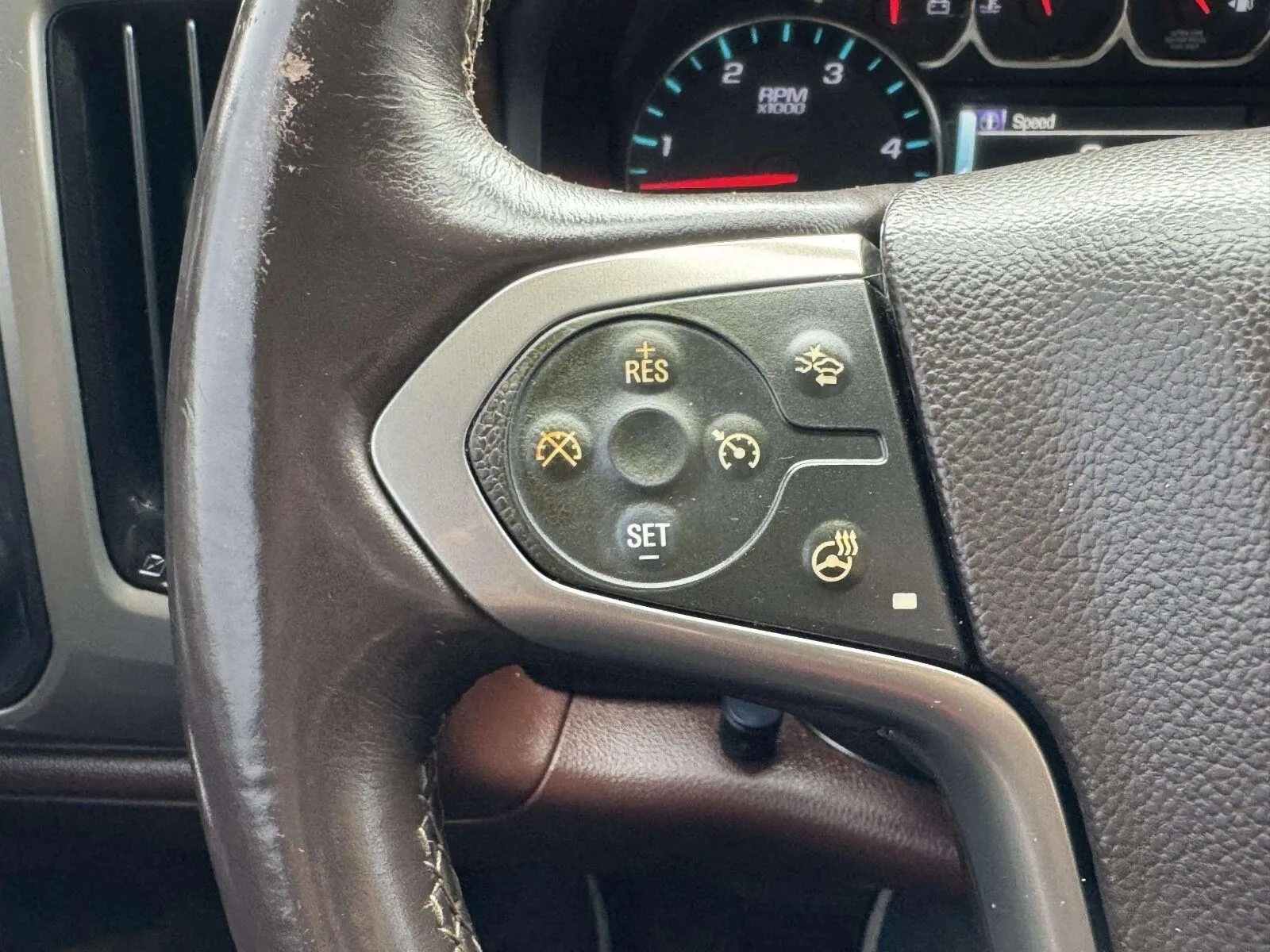 Chevrolet Silverado photo 25