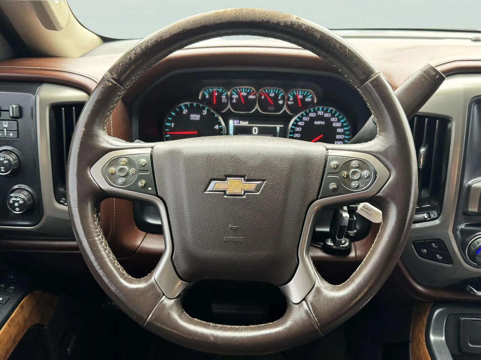 Chevrolet Silverado photo 28