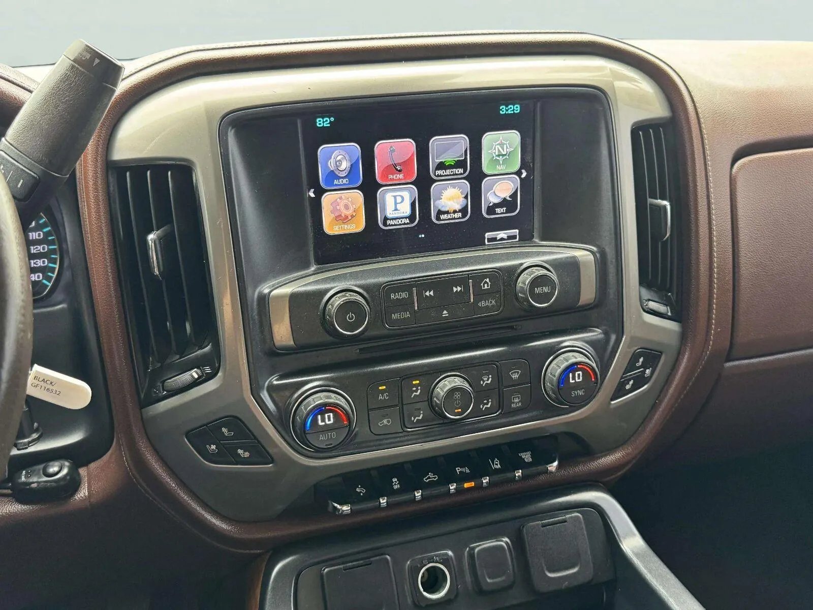 Chevrolet Silverado photo 29