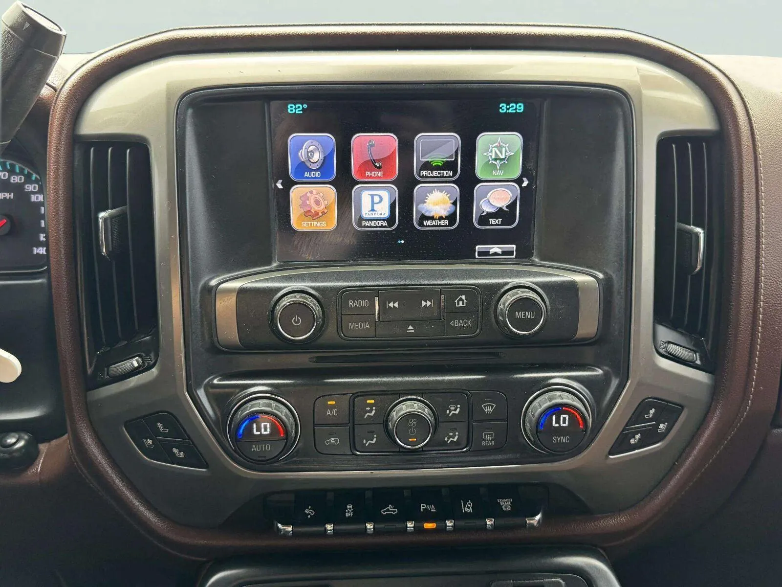 Chevrolet Silverado photo 30