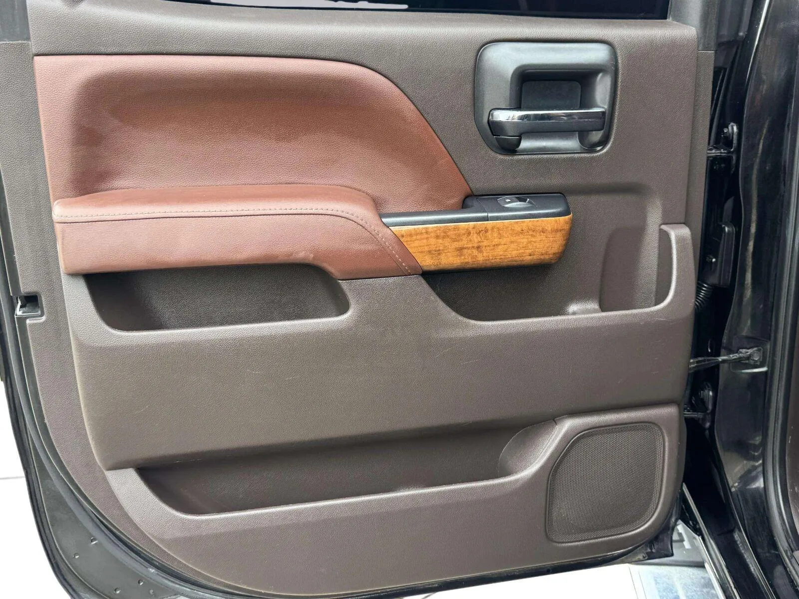 Chevrolet Silverado photo 36