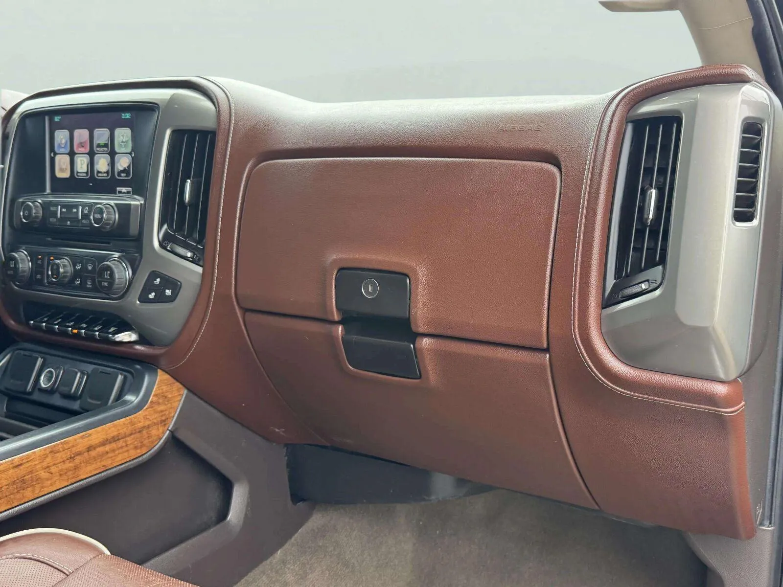 Chevrolet Silverado photo 55