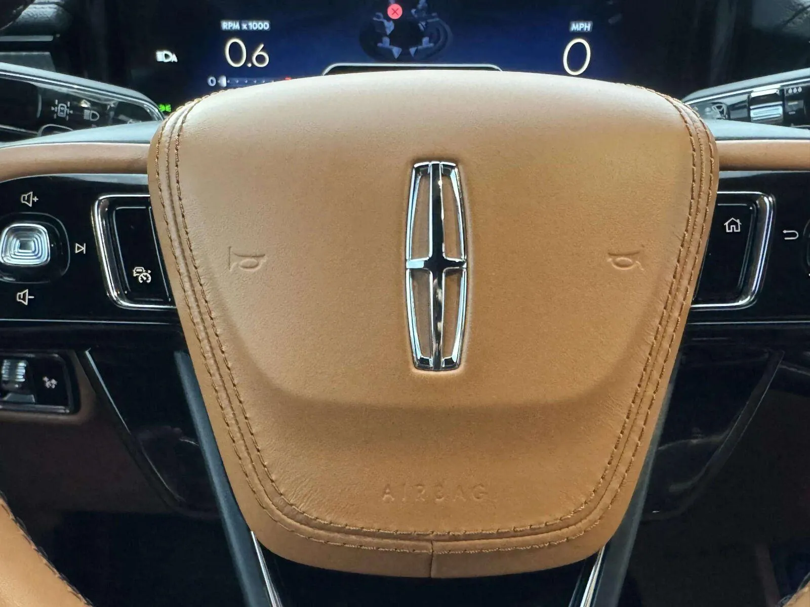 Lincoln Aviator photo 29