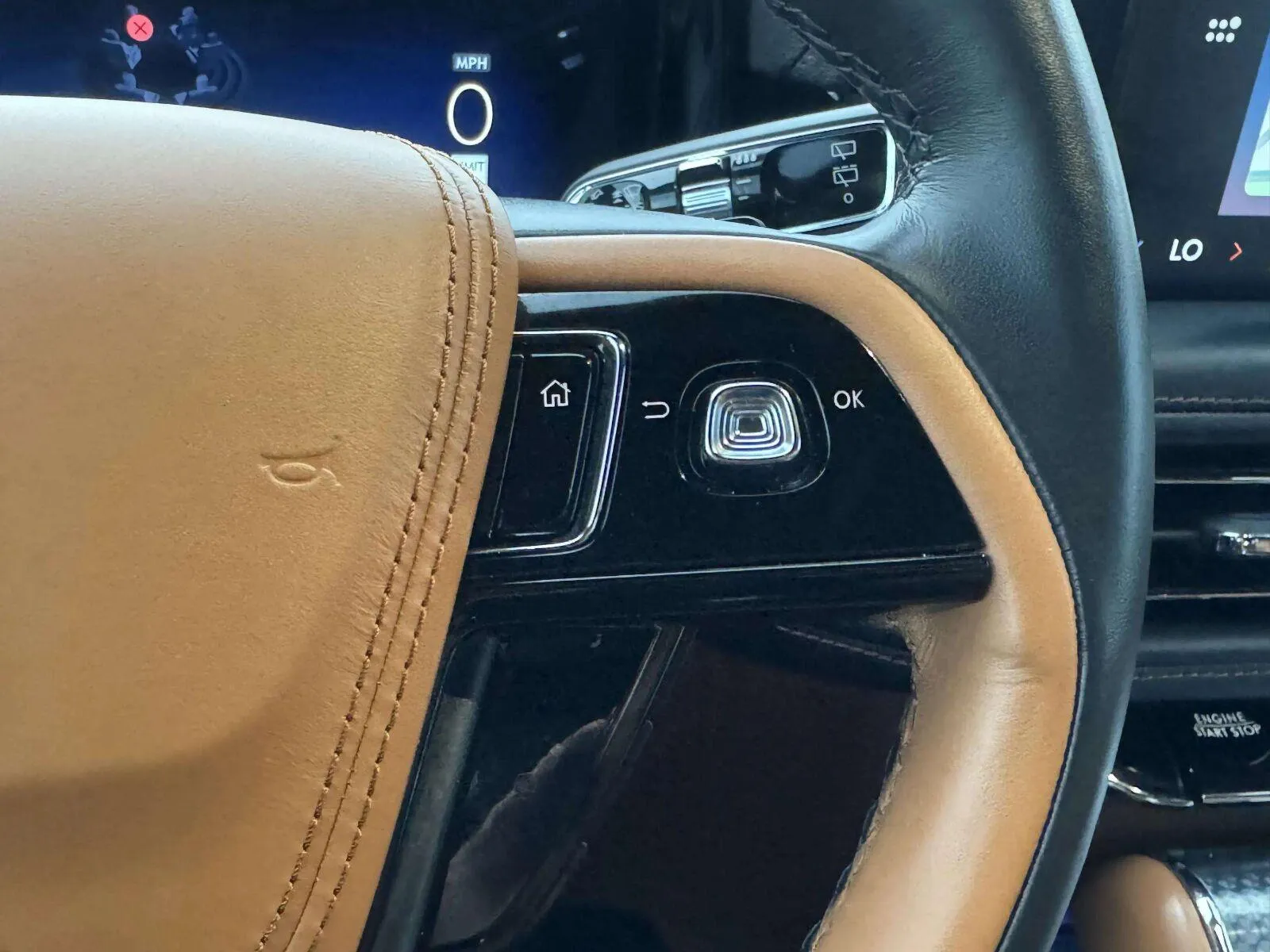 Lincoln Aviator photo 30
