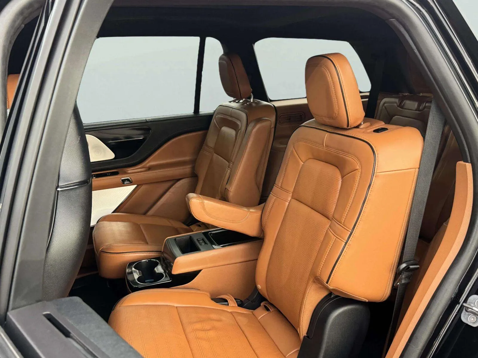 Lincoln Aviator photo 40