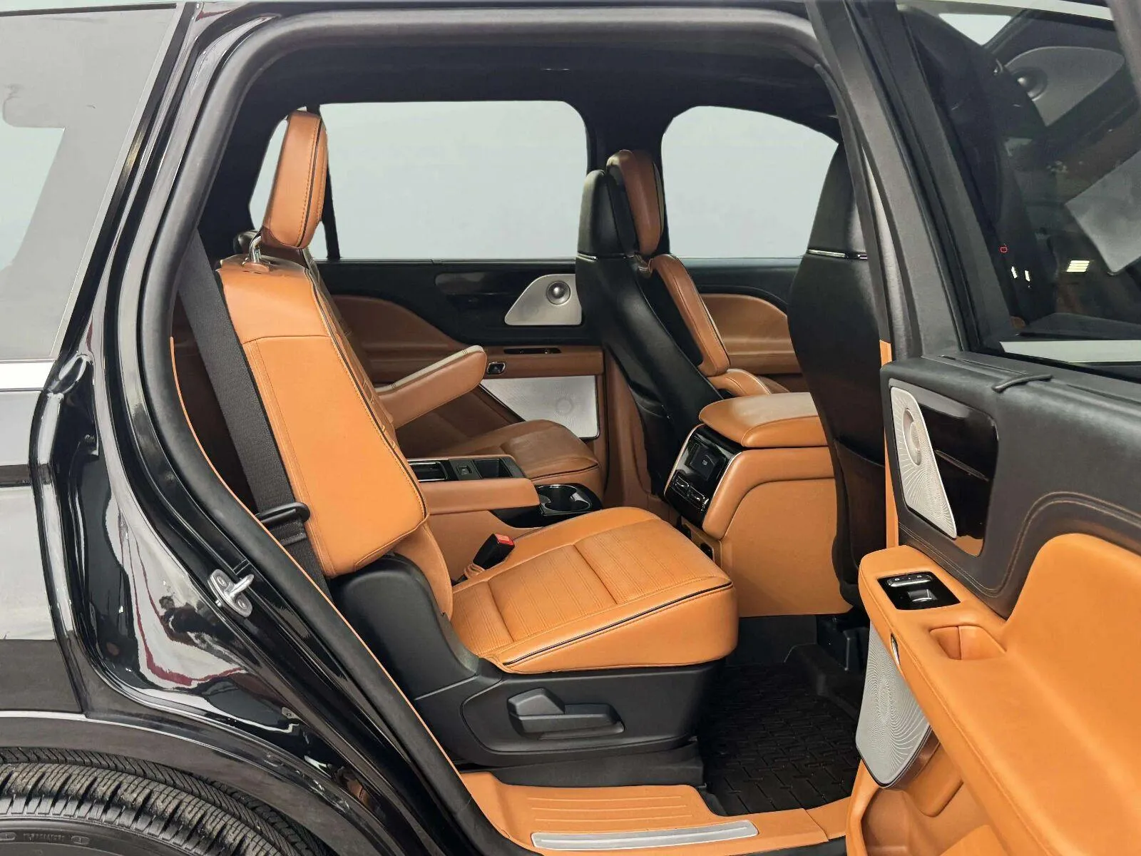 Lincoln Aviator photo 42